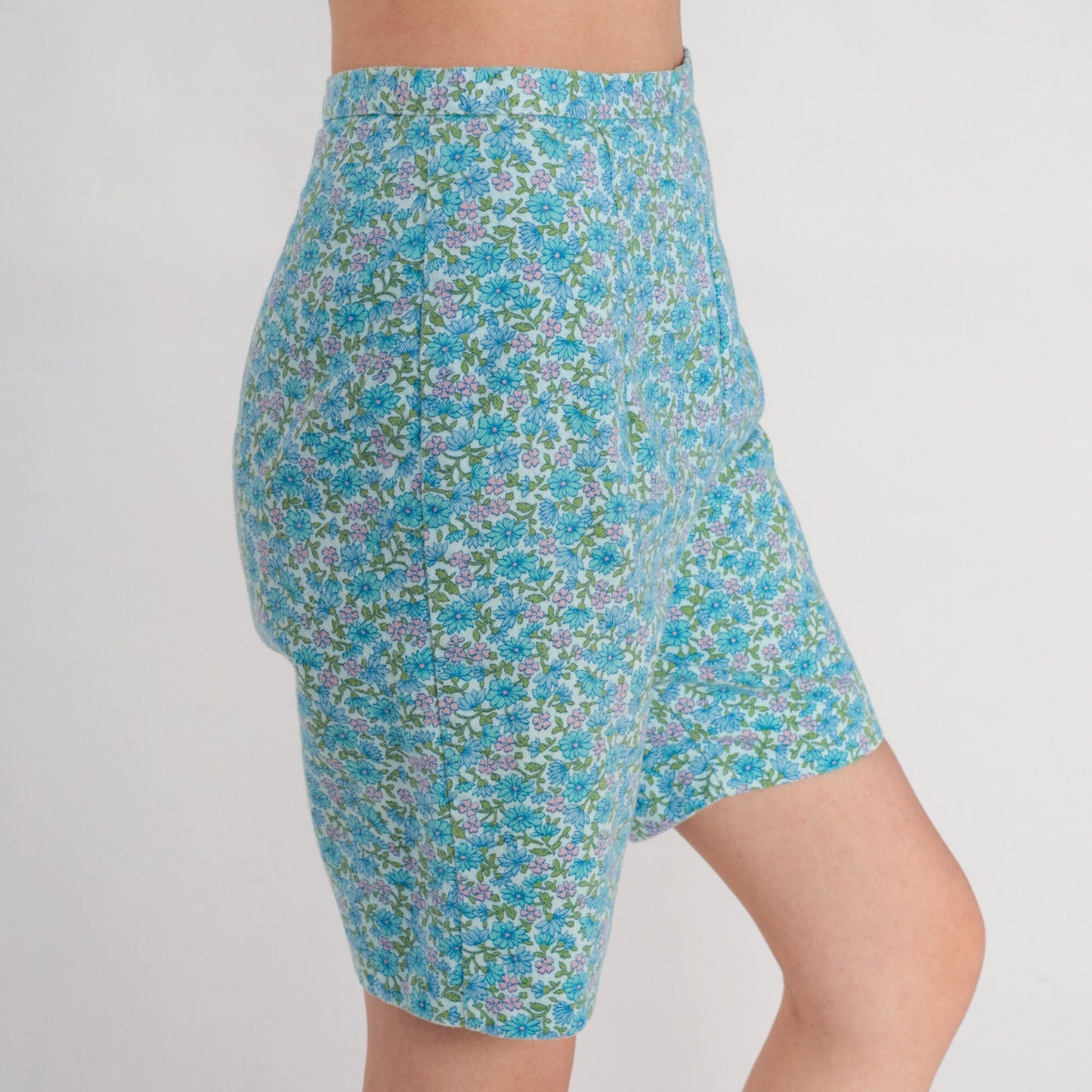 70s Blue Floral High-Waisted Shorts Cotton Flower Print Small S