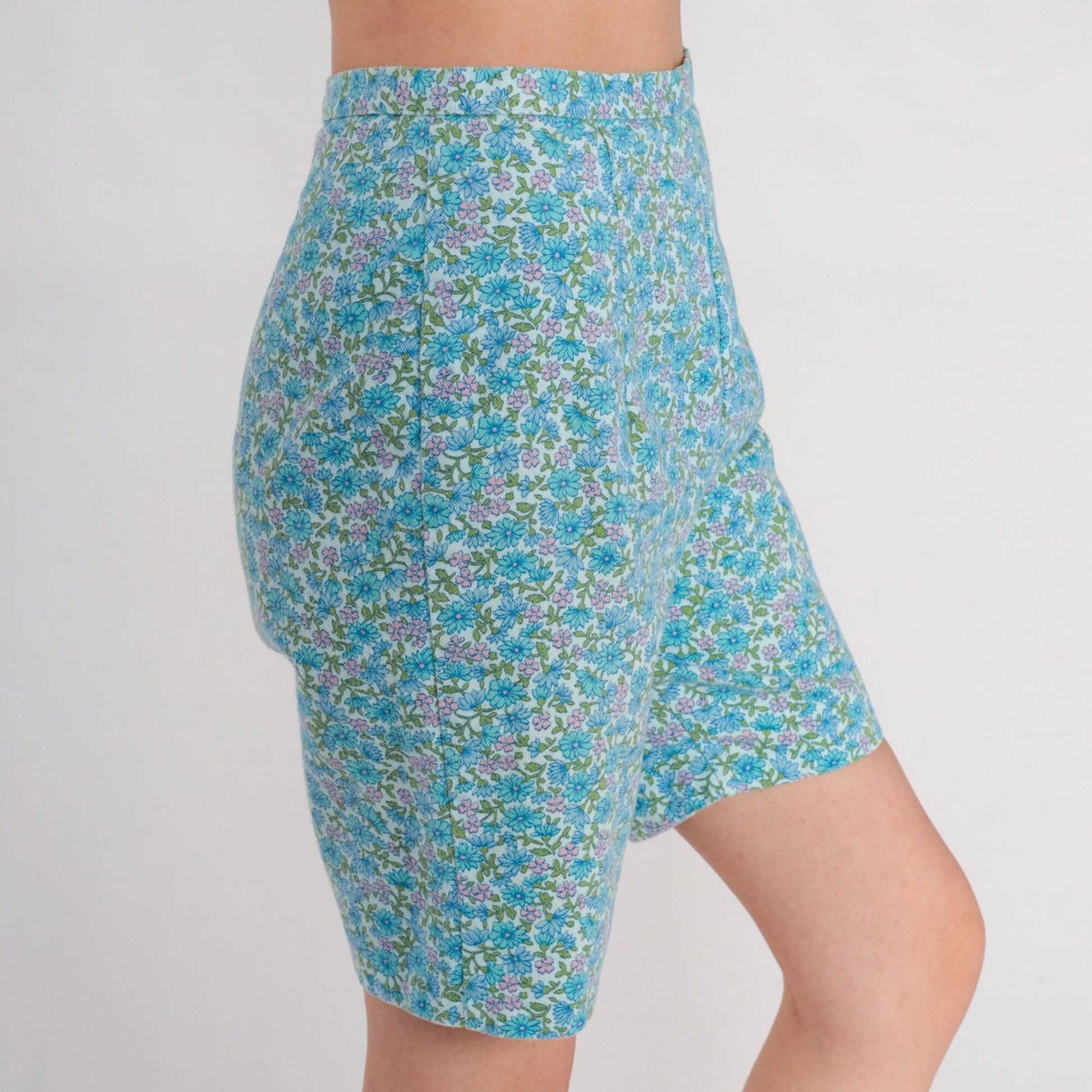 70s Blue Floral High-Waisted Shorts Cotton Flower Print Small S