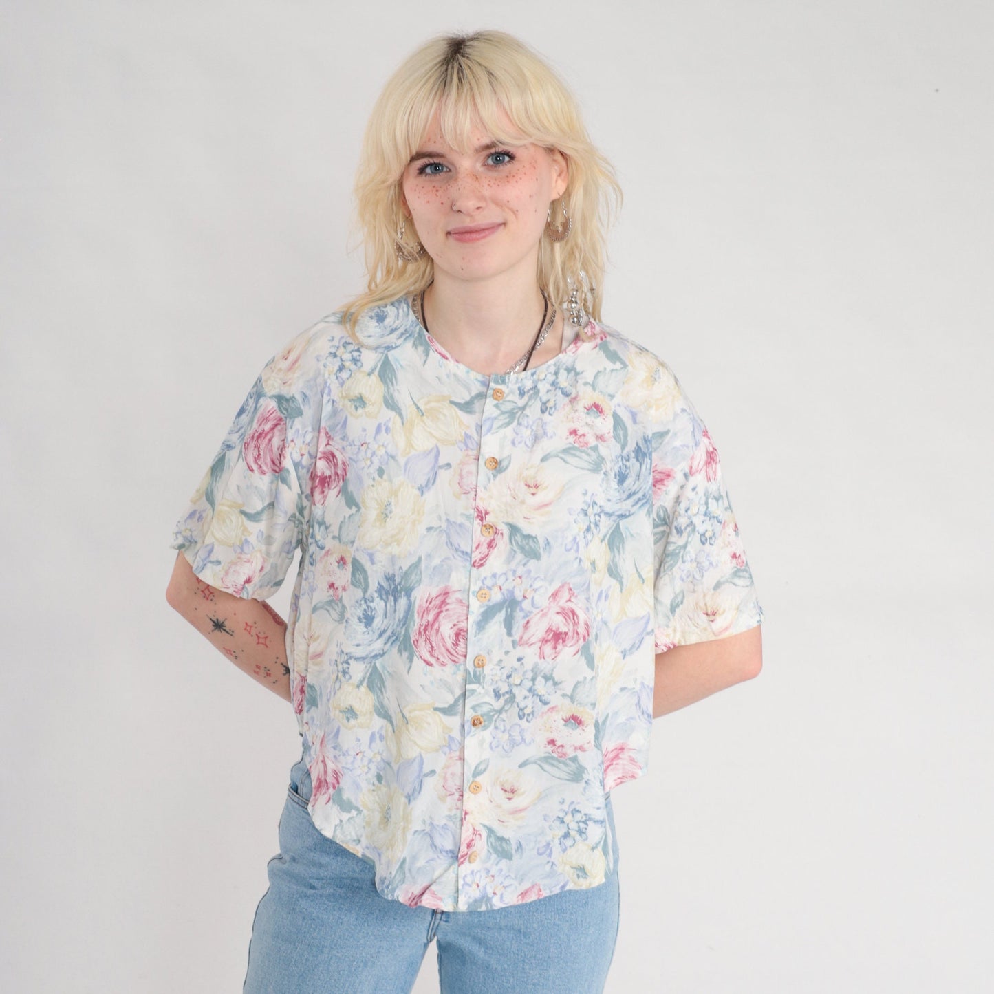 90s Rose Floral Rayon Blouse White Button-Up Short Sleeve Medium