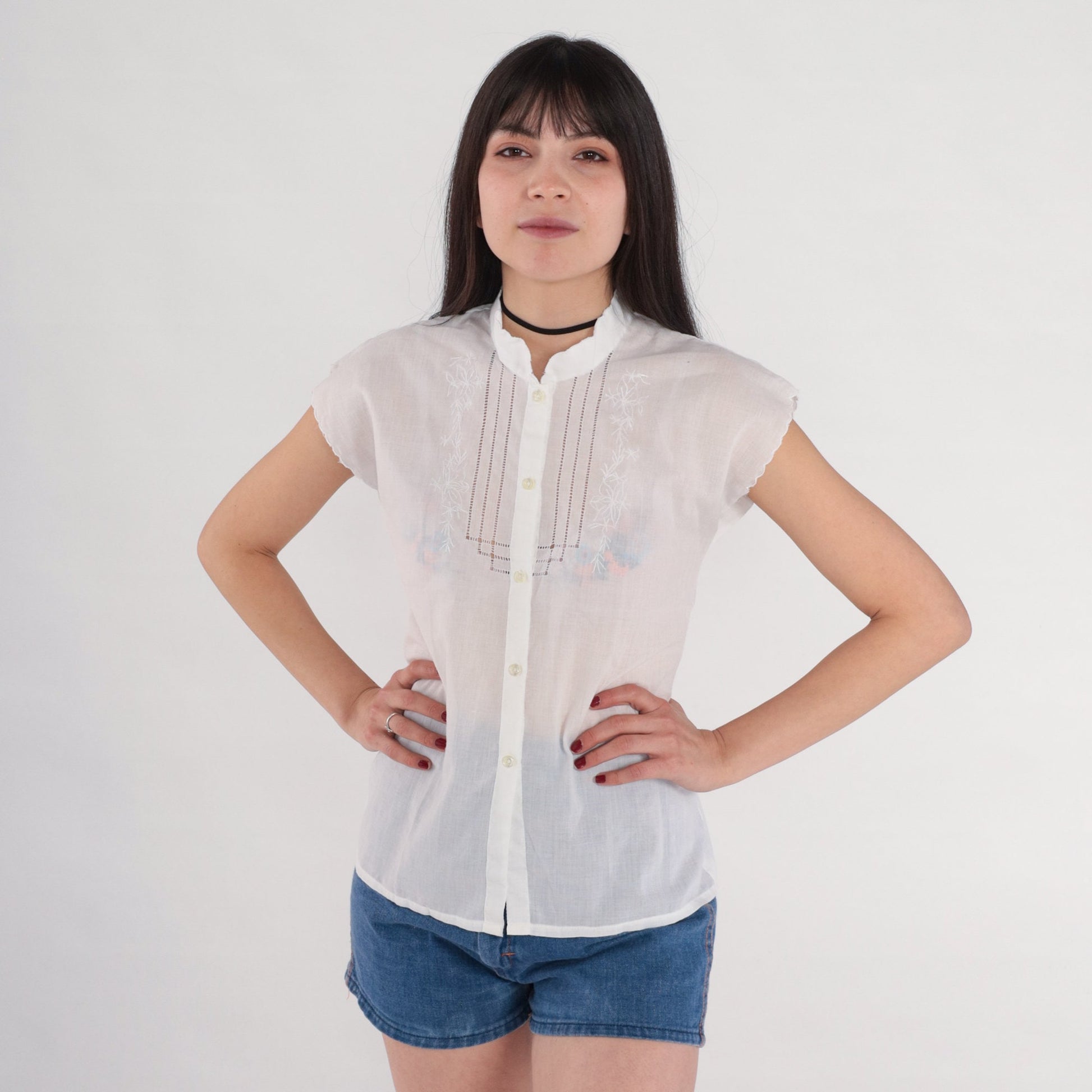 70s White Floral Embroidered Cutout Blouse Cap Sleeve Button Up Extra Small