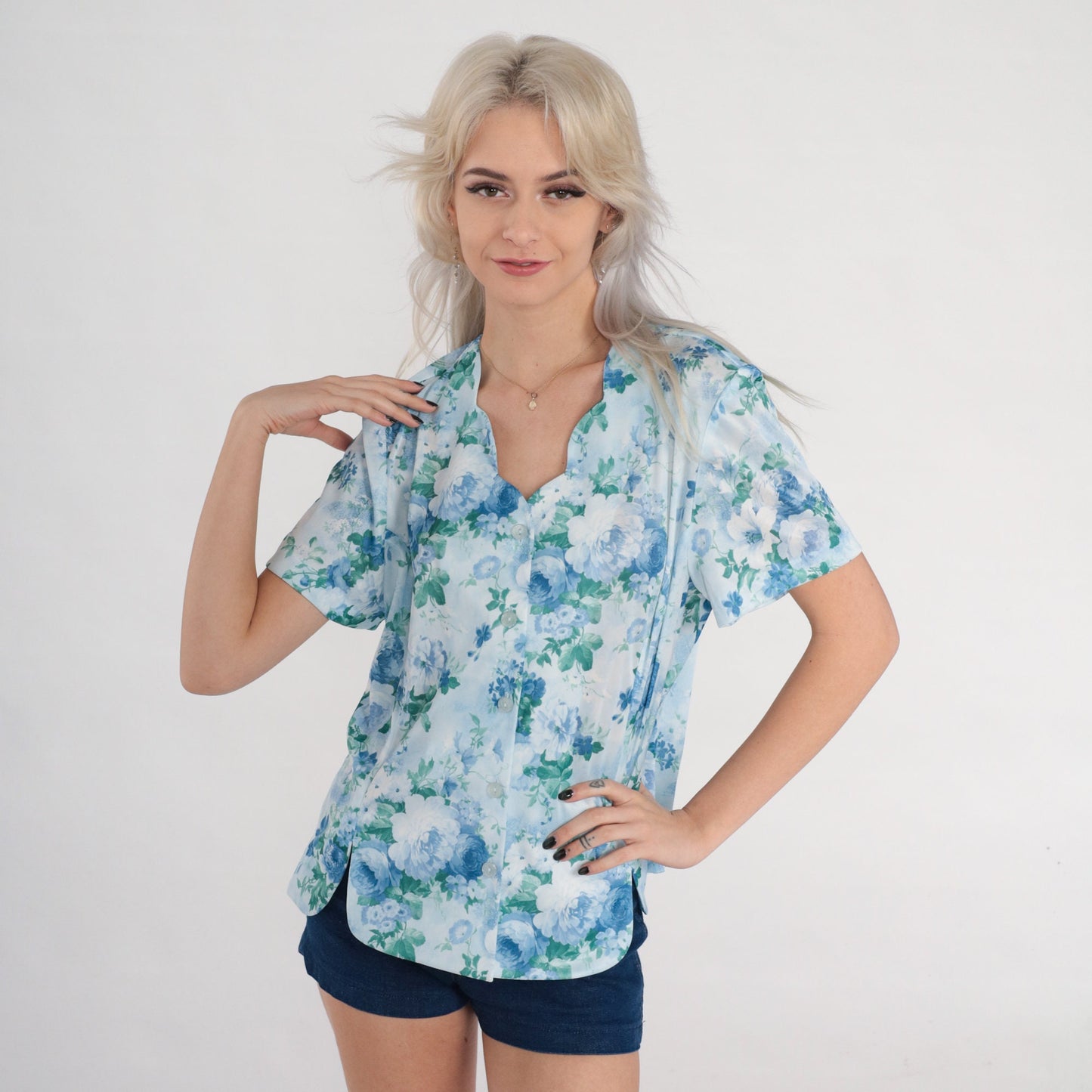 00s Blue Floral Rose Print Button Up Blouse Scalloped V Neck Short Sleeve Large