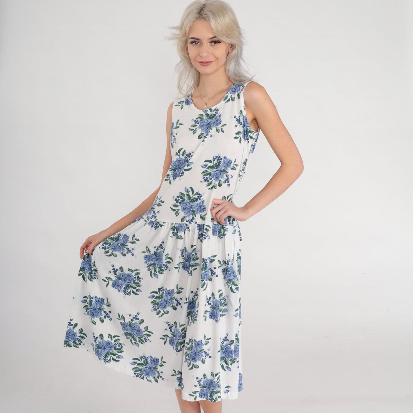 90s Floral Midi Dress White Blue Rose Print Drop Waist Sleeveless Medium