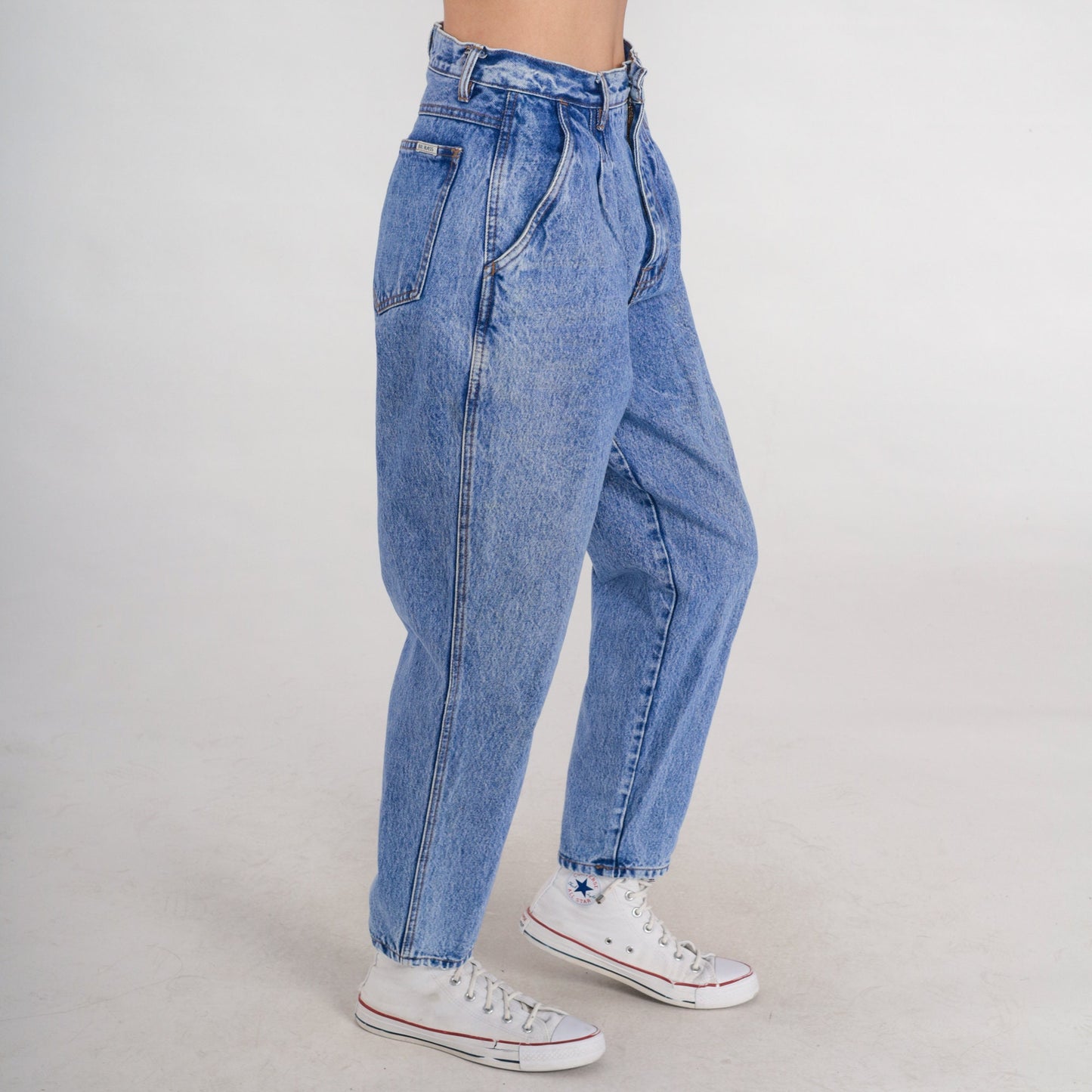 90s Bill Blass High Waist Pleated Tapered Denim Jeans Blue Small