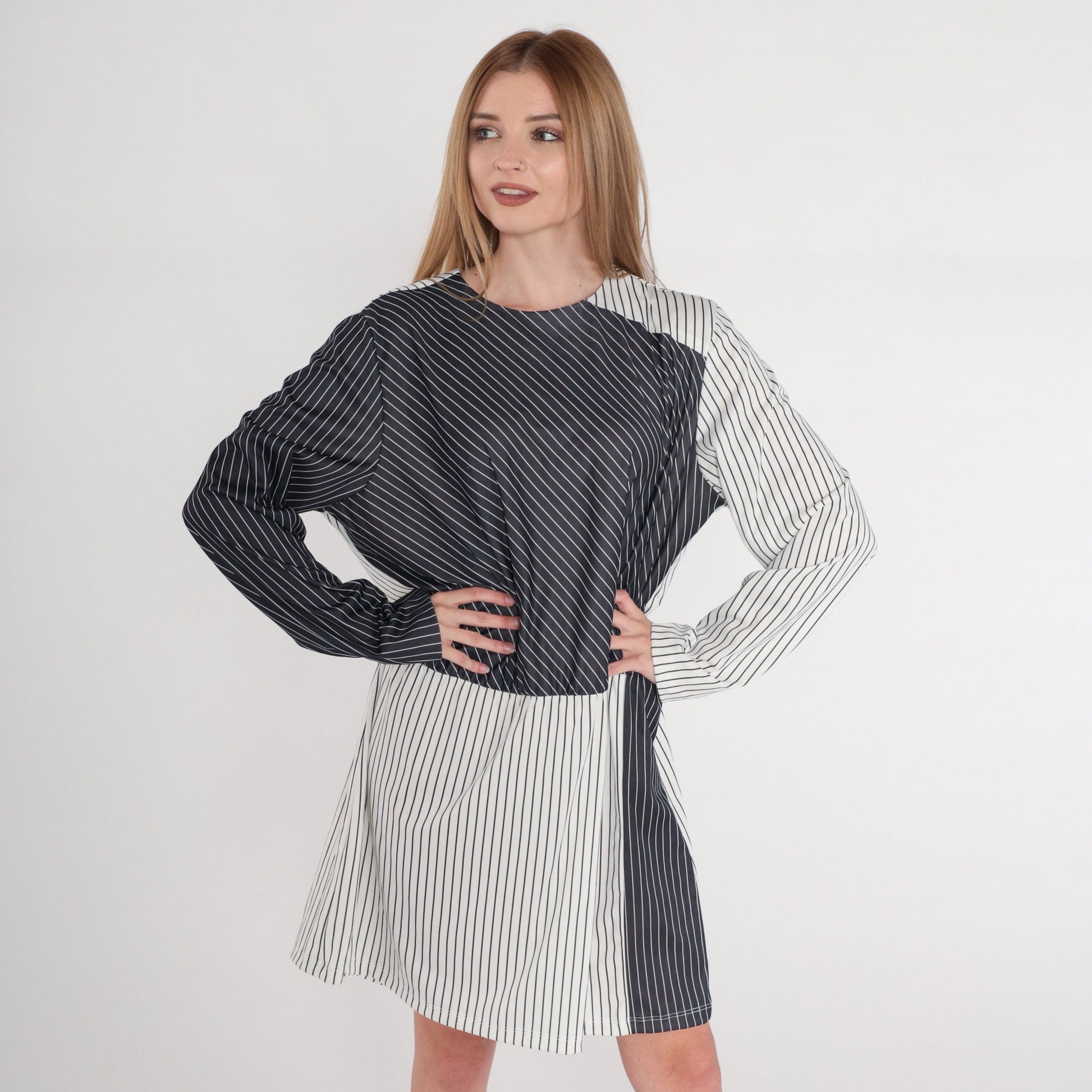 70s Black and White Striped Mini Dress Long Sleeve Shift Keyhole Back Large L