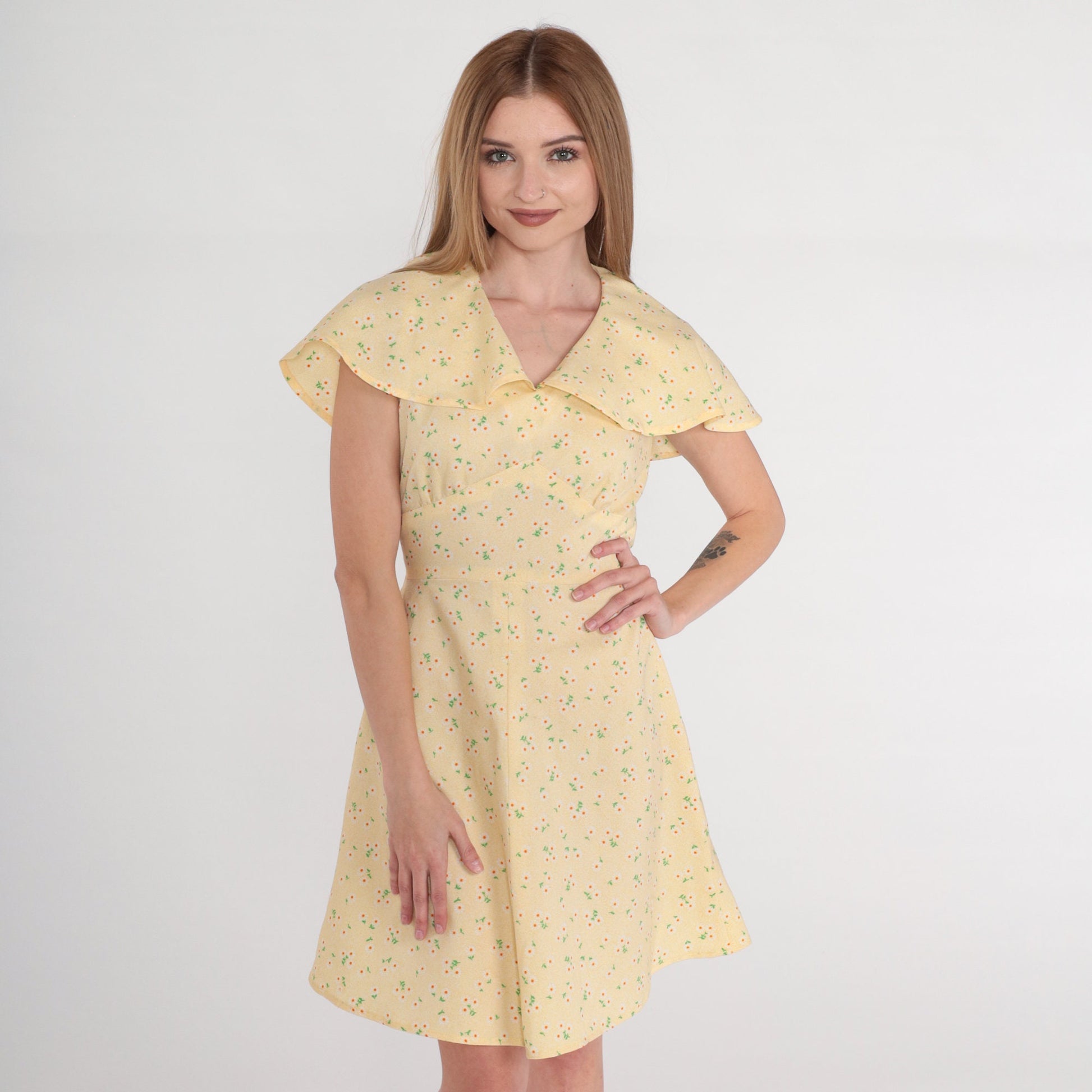 70s Yellow Floral Babydoll Mini Dress Flutter Sleeve Empire Waist Small