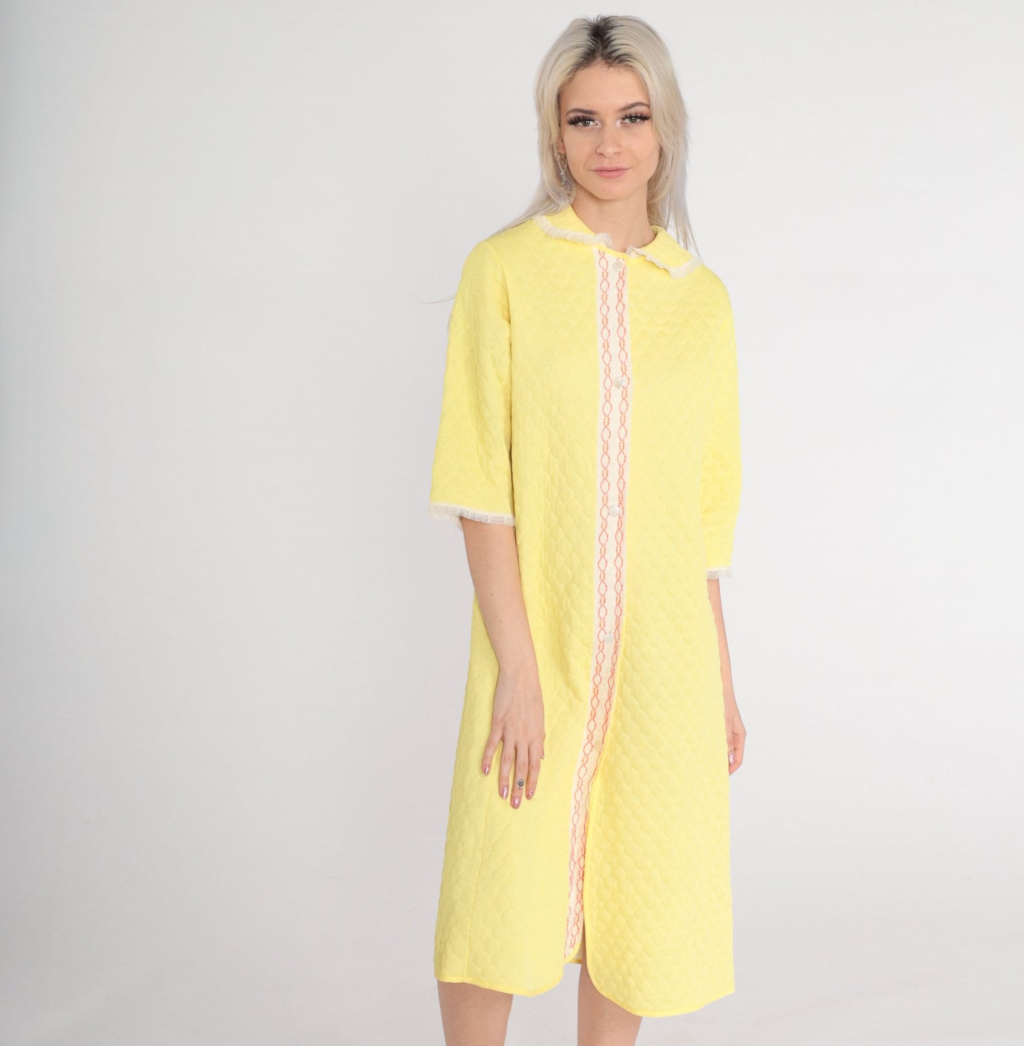 70s Yellow Quilted Nightgown Midi Peter Pan Collar Lace Trim Medium M