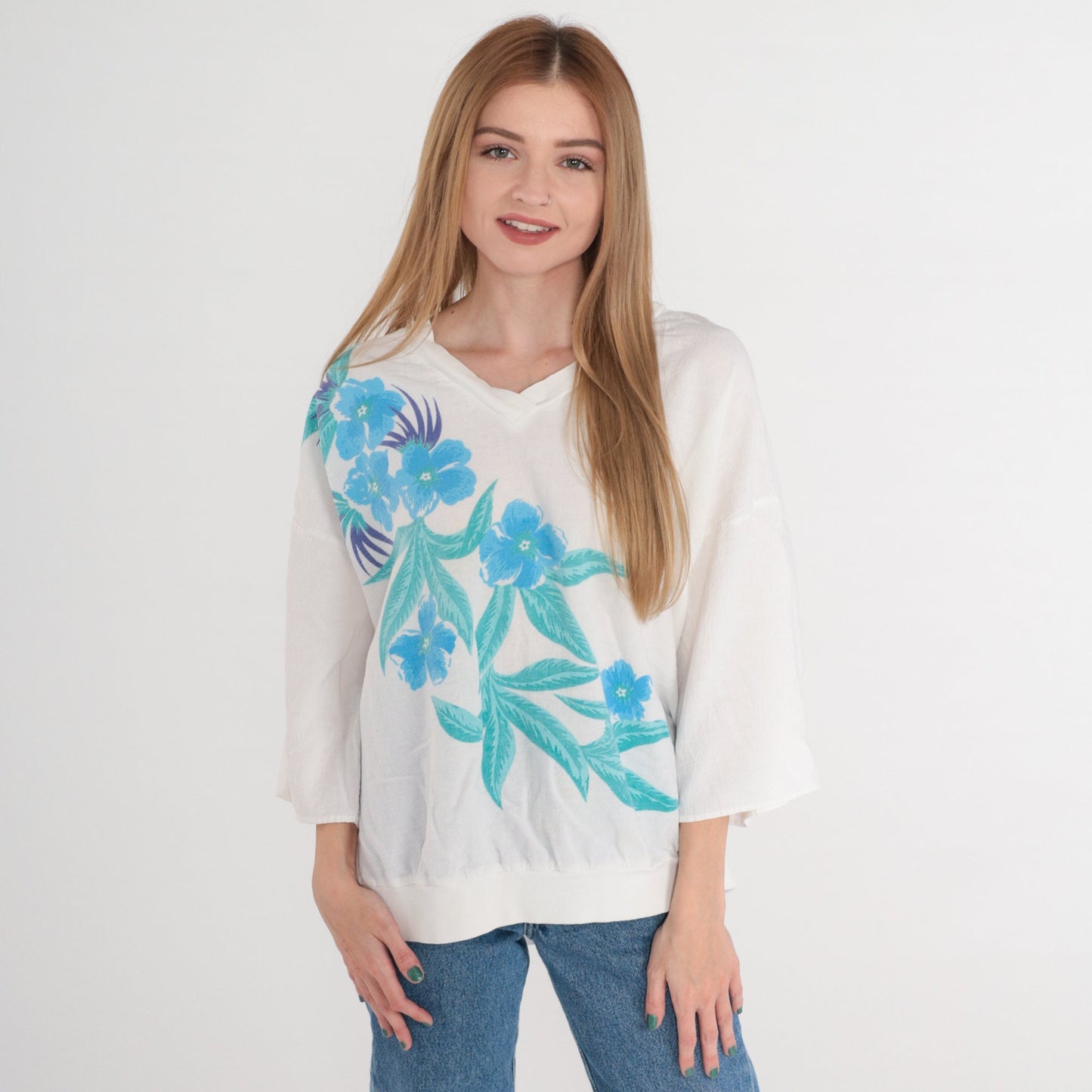 90s White Floral T-Shirt Blue Flower Graphic V-Neck 3/4 Sleeve Blouse Extra Large XL