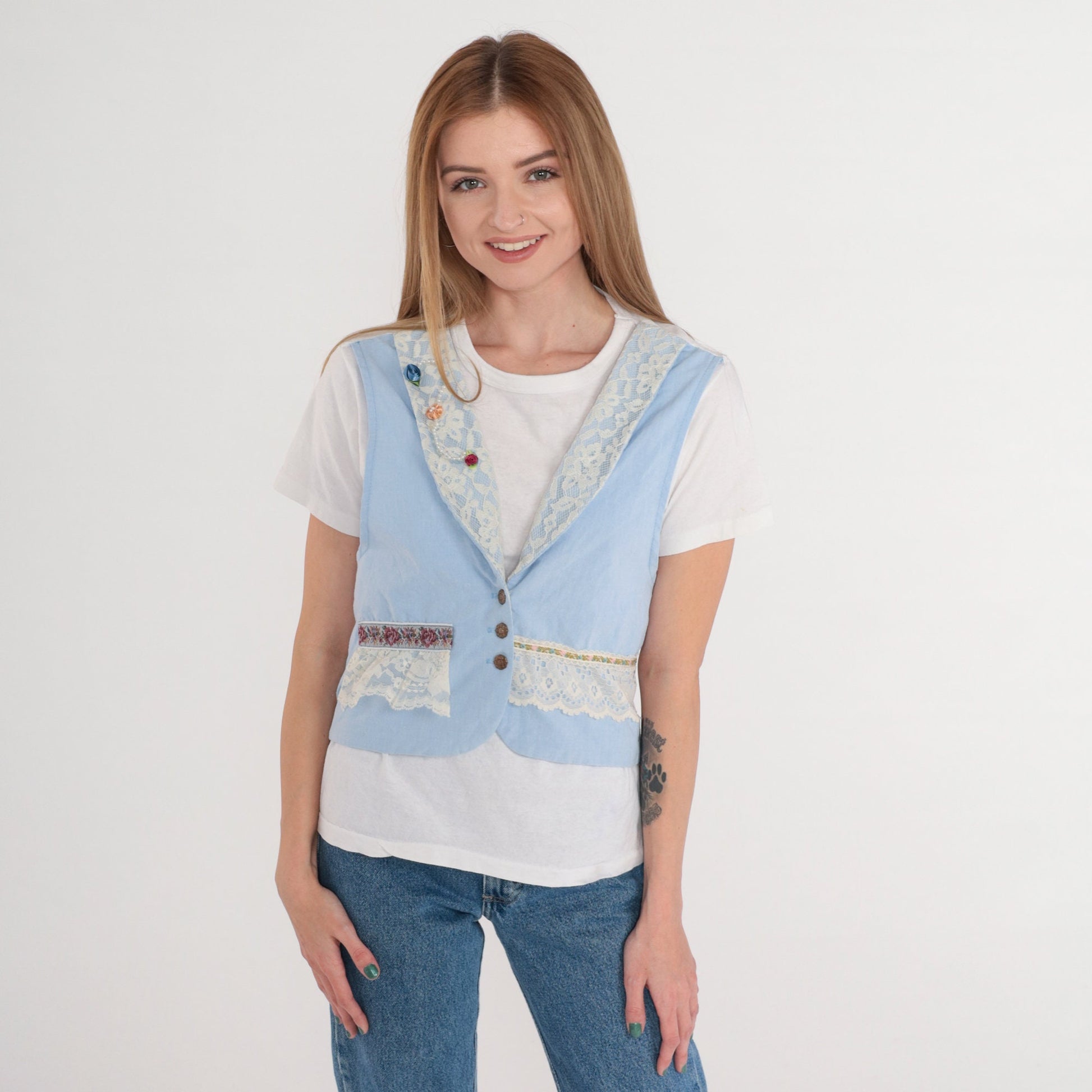 90s Baby Blue Lace Vest White T-Shirt Combo Pearl Beaded Rosette Small
