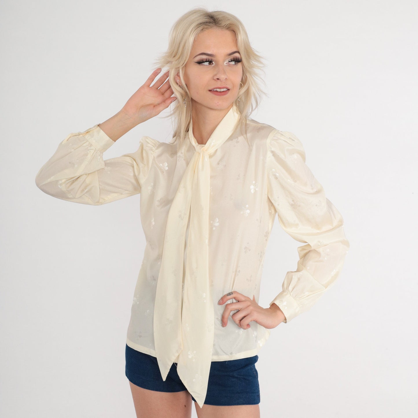 70s Cream Embossed Floral Blouse Ascot Bow Puff Sleeve Button Up Small