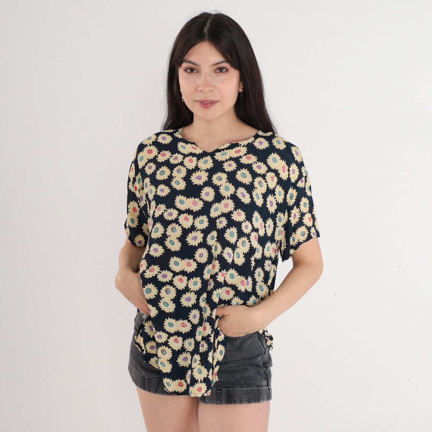90s Daisy Floral Blouse Navy Puff Sleeve Peasant Top Side Slit Medium Large