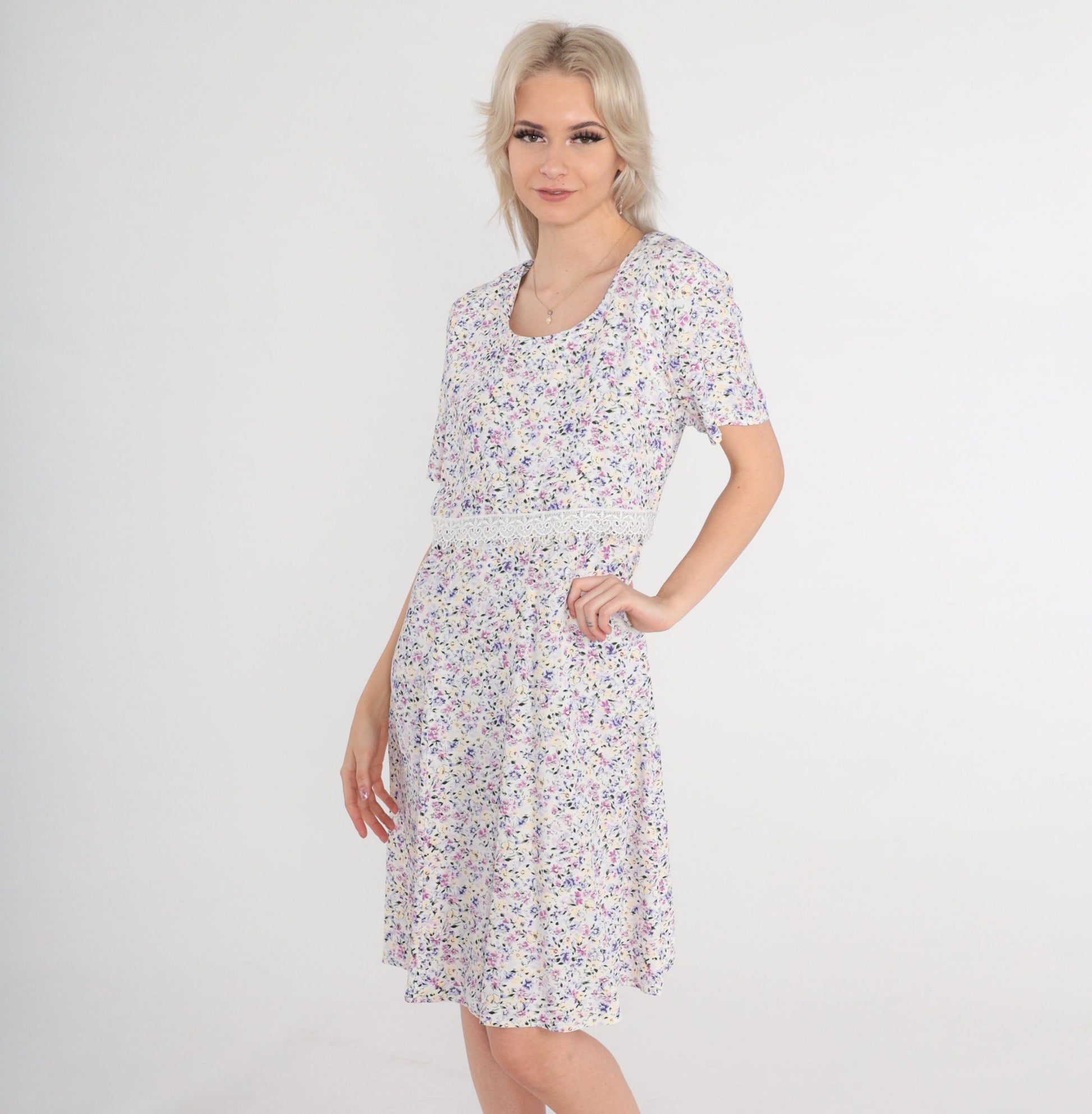 90s Floral Midi Dress White Lace Trim Short Sleeve Shift Medium