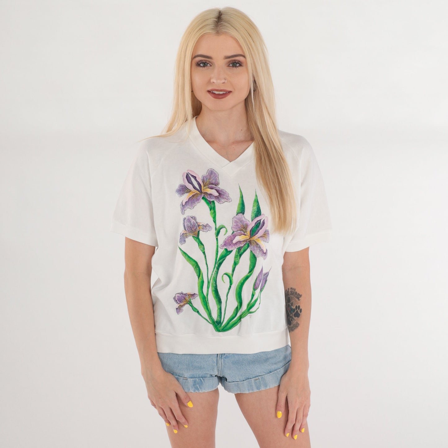 80s Iris Floral Glitter V-Neck Tee White Graphic Short Sleeve Large L
