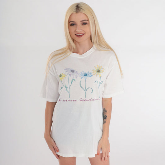 90s Daisy Flower Graphic T-Shirt Summer Sunshine White Cotton Medium M