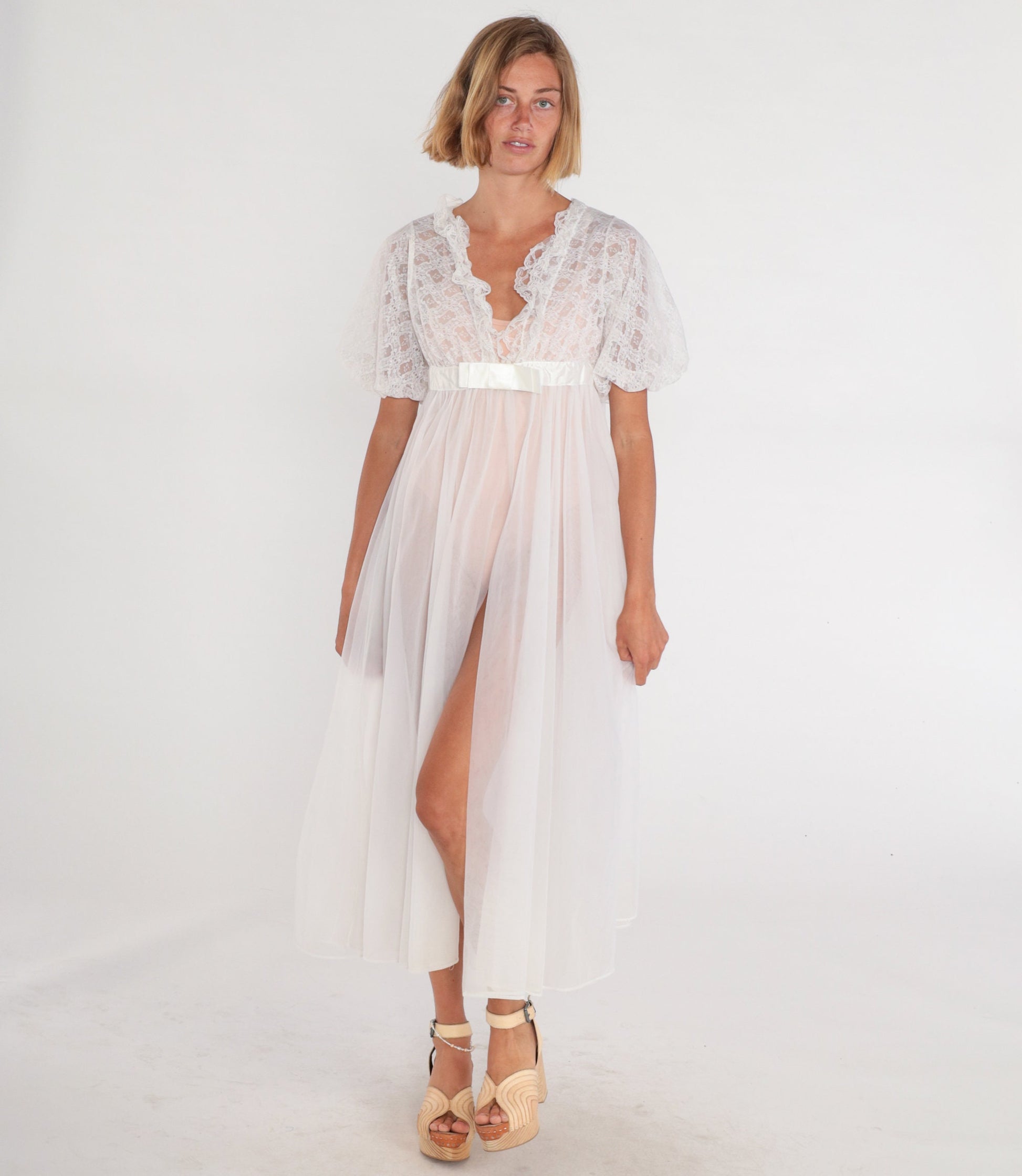 70s White Lace Peignoir Robe Midi Nightie Open Front Small S