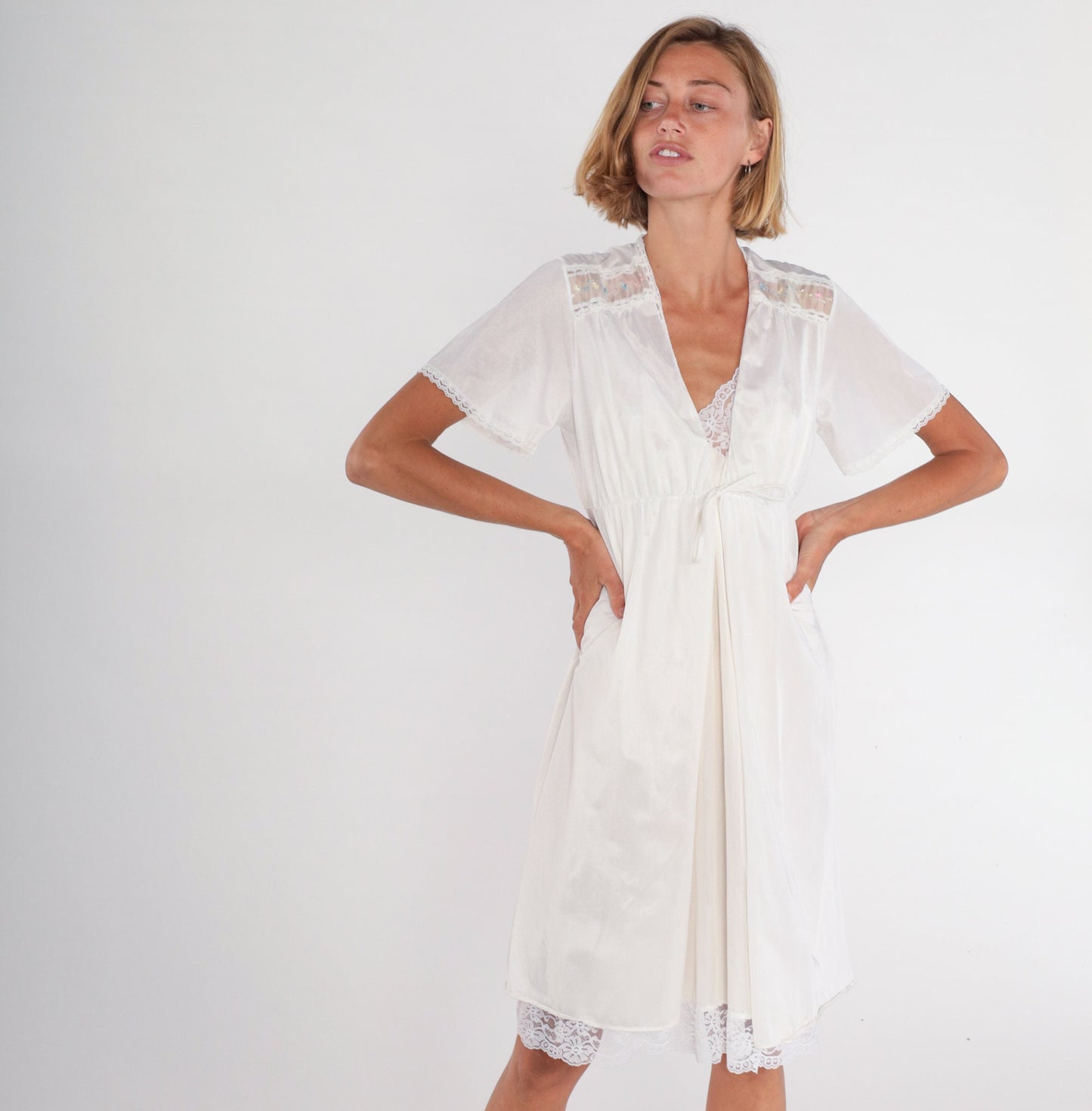 70s White Nylon Pajama Robe Floral Embroidered Tie Front Mini Nightgown XS