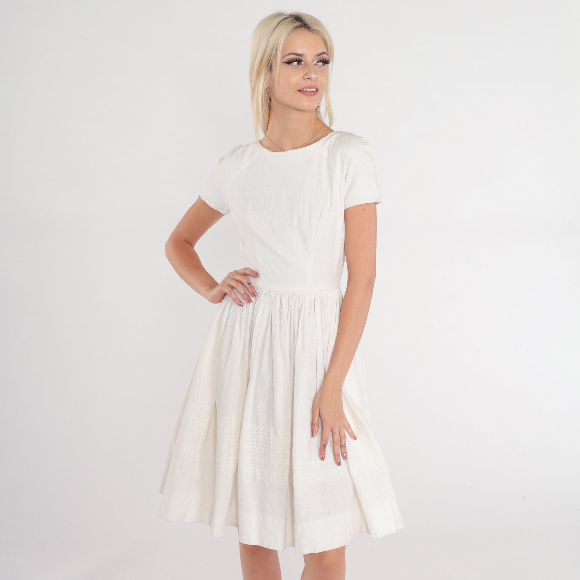 60s White Floral Lace Dress High Waist Full Skirt Knee Length XXS