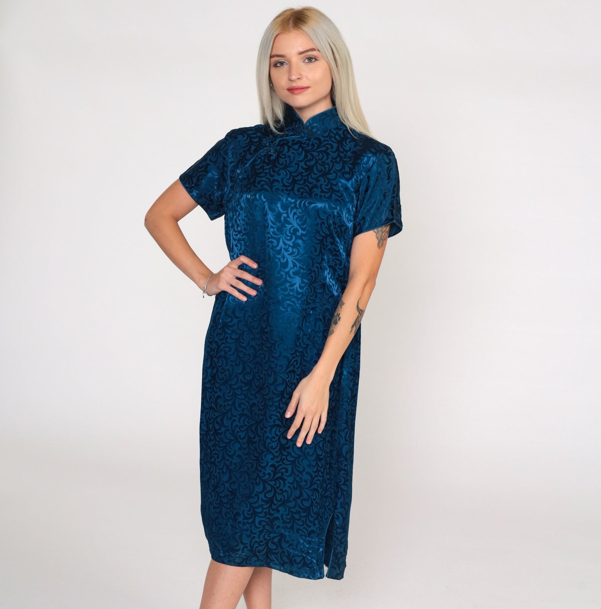 70s Dark Blue Cheongsam Midi Dress Mandarin Collar Embossed Print Medium