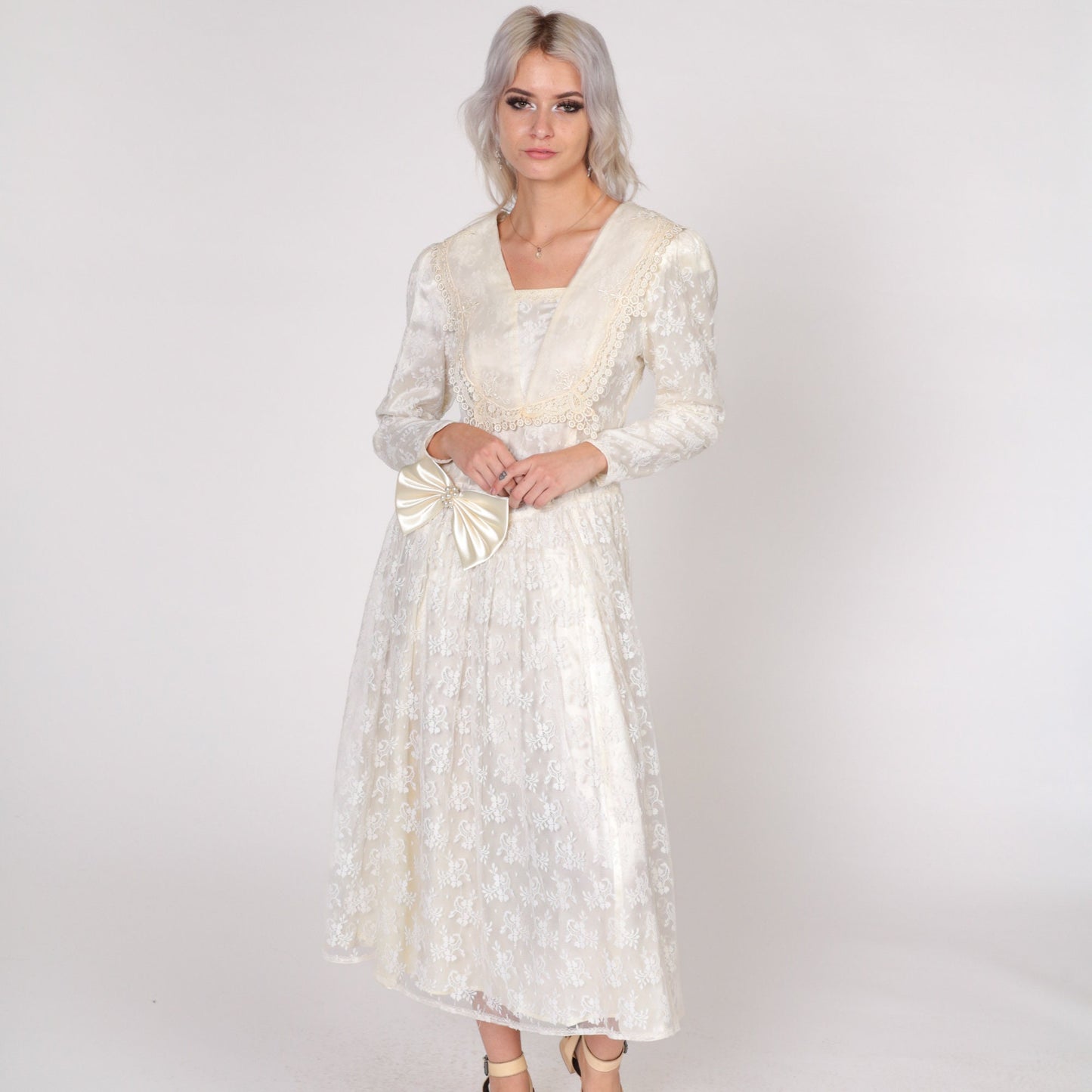 Gunne Sax 80s Cream Lace Midi Dress Pearl Beaded Bow Puff Sleeve Small