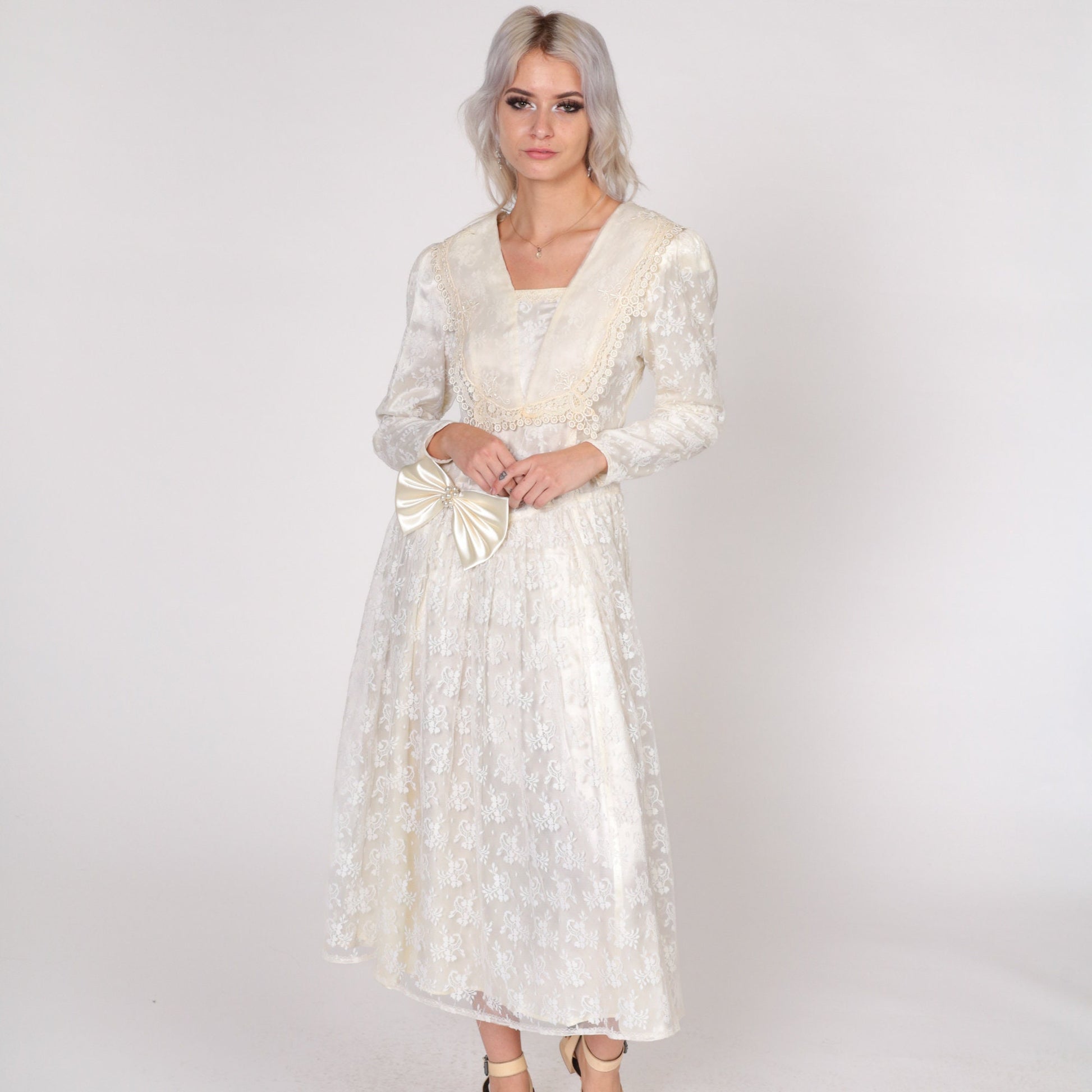 Gunne Sax 80s Cream Lace Midi Dress Pearl Beaded Bow Puff Sleeve Small