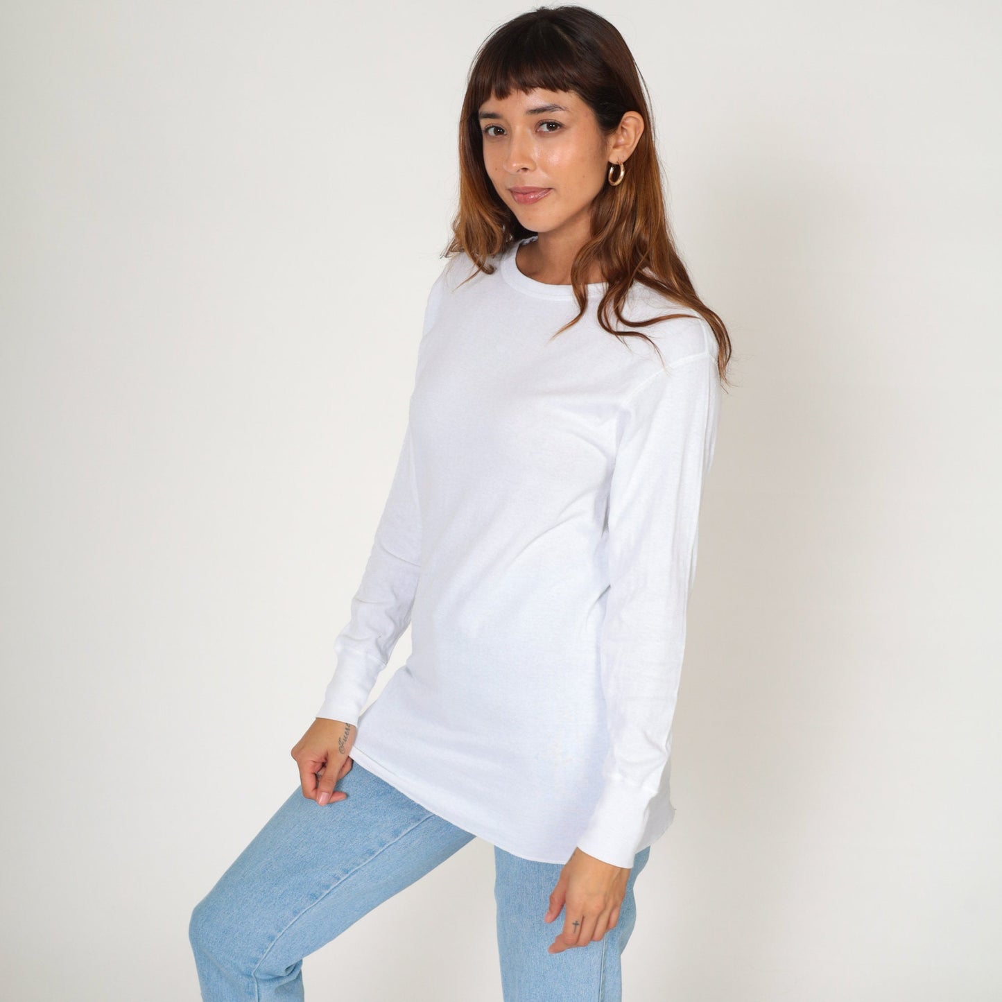 90s Plain White Long Sleeve Crewneck Tee Cotton Blend Medium