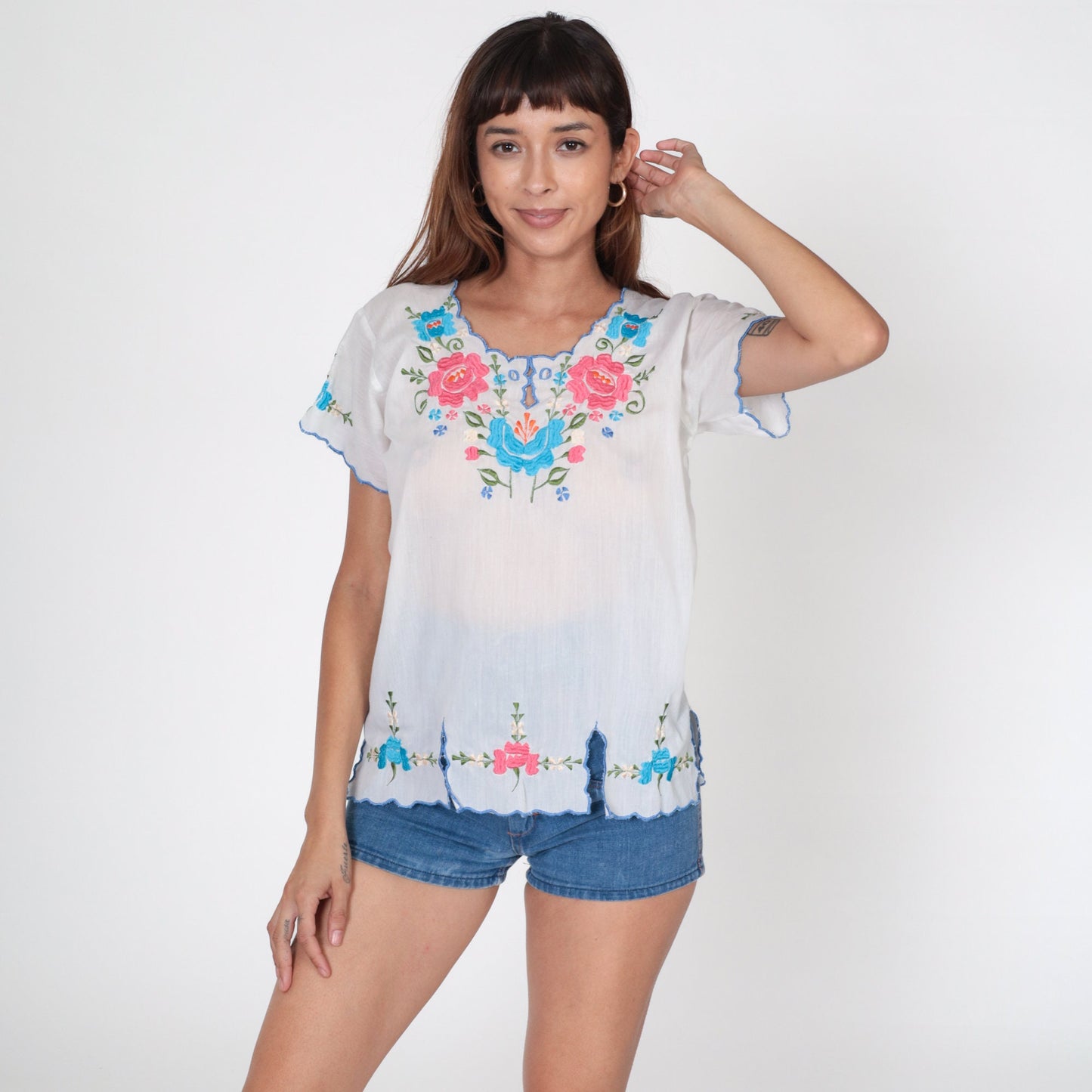 90s White Floral Embroidered Blouse Semi-Sheer Short Sleeve Small
