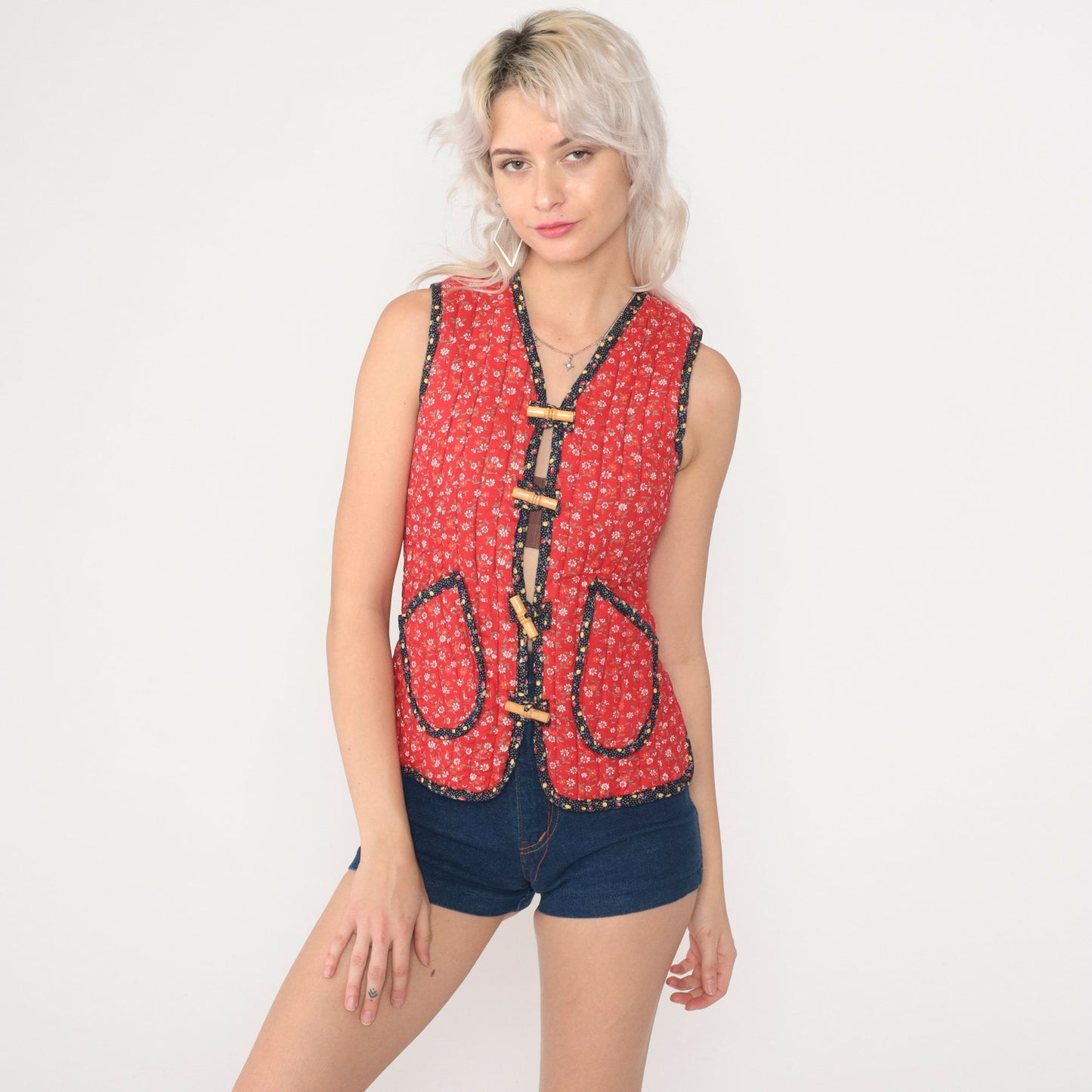 70s Red Calico Floral Quilted Vest Sleeveless Toggle Button Extra Small