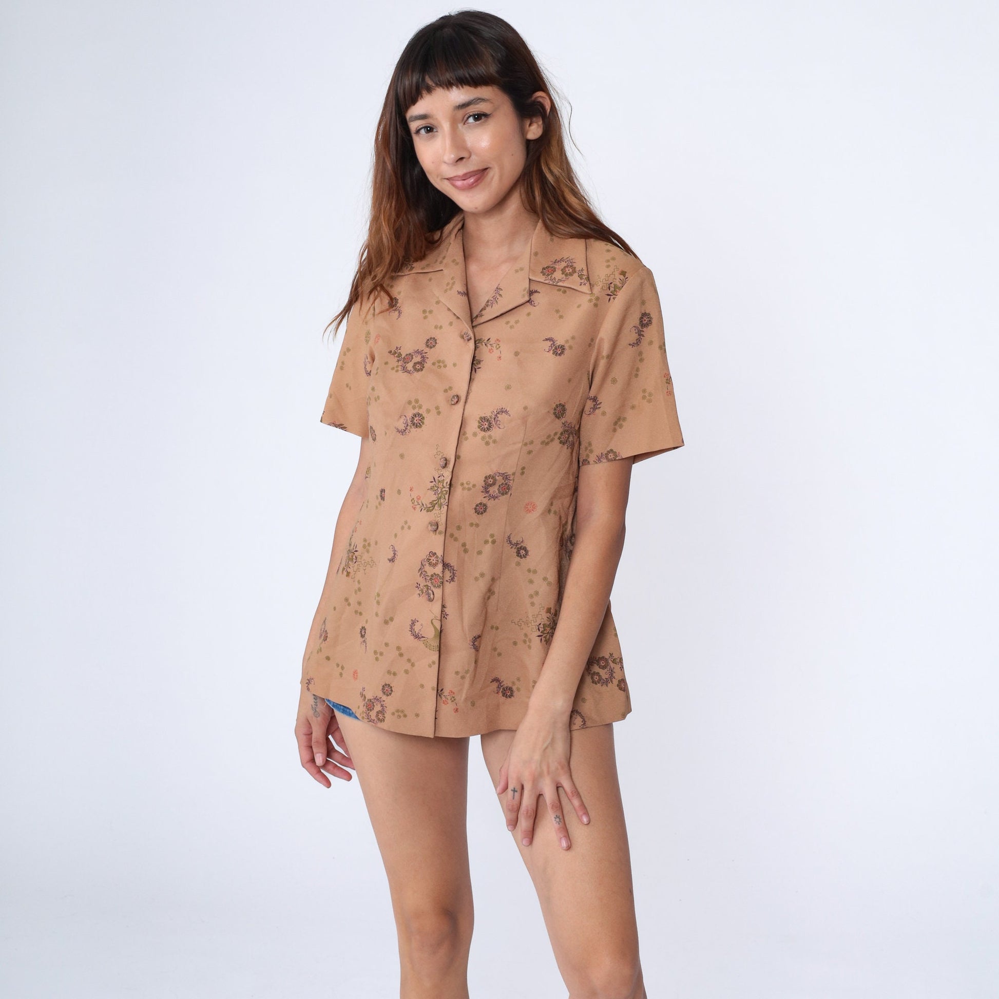 70s Floral Feather Print Button Up Blouse Tan Dagger Collar Short Sleeve Medium