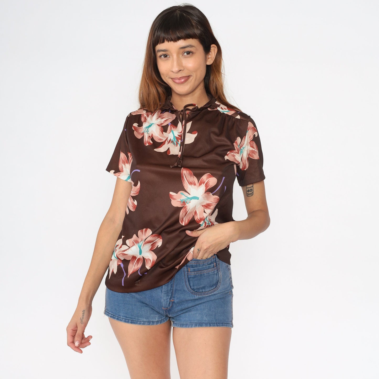70s Brown Floral Blouse Keyhole Tie Neck Ruffled Collar Short Sleeve Medium