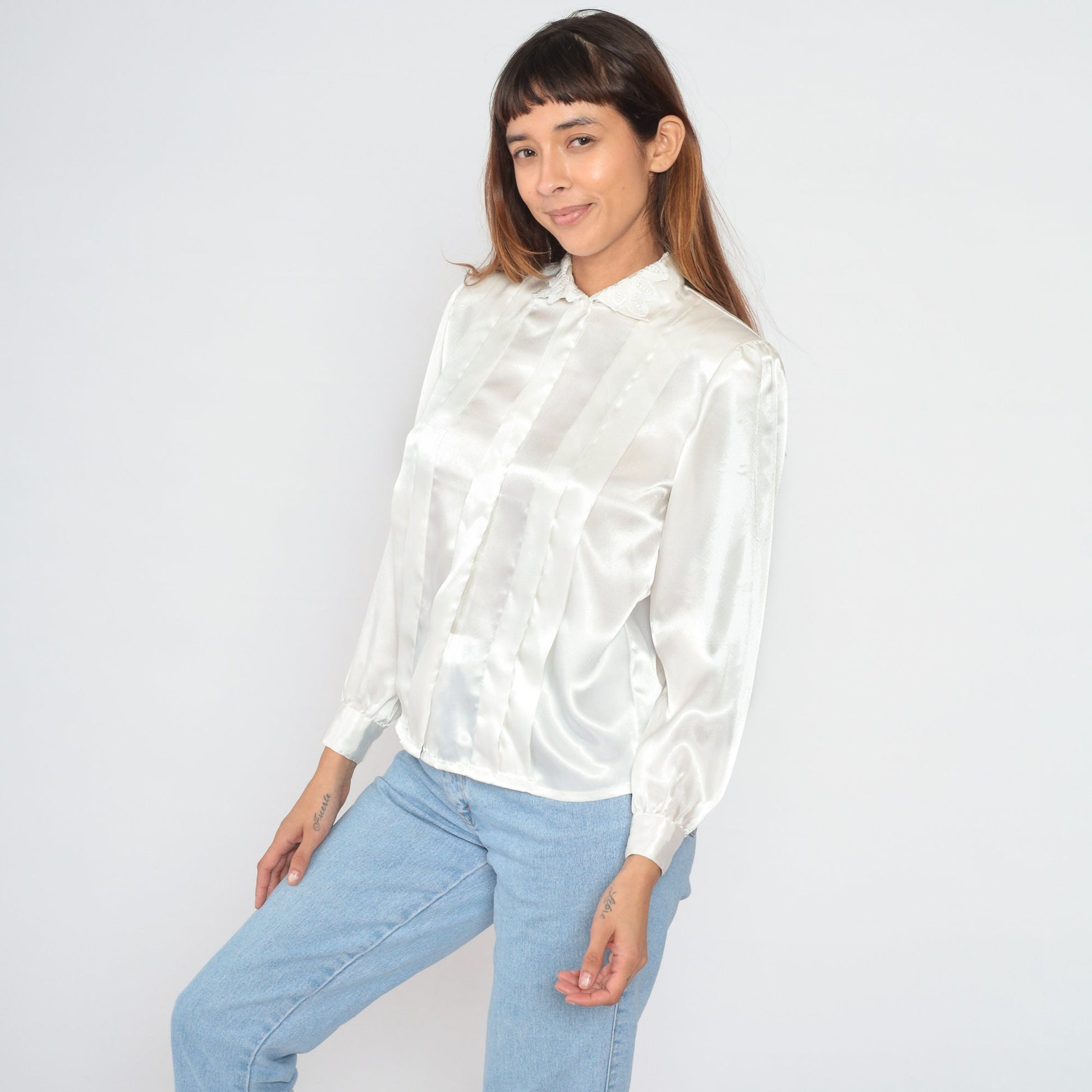 90s White Satin Blouse Puff Sleeve Floral Lace Collar Pleated Shirt Medium