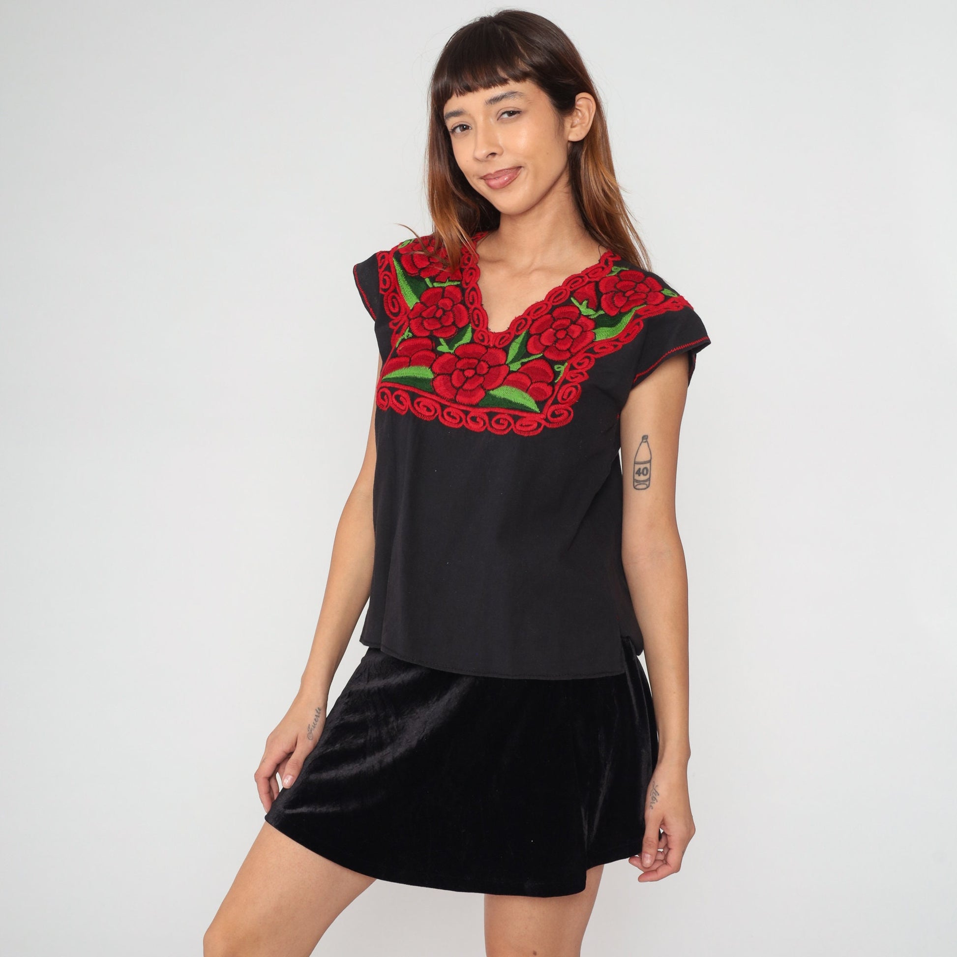90s Mexican Floral Embroidered Blouse Black Short Sleeve Small