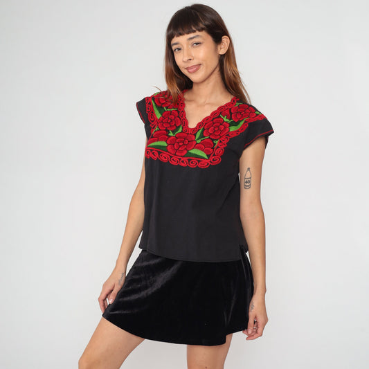 90s Mexican Floral Embroidered Blouse Black Short Sleeve Small
