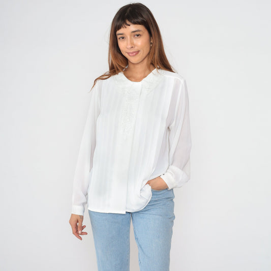 90s Karen Scott White Pleated Blouse Floral Embroidered Scalloped Collar Large L
