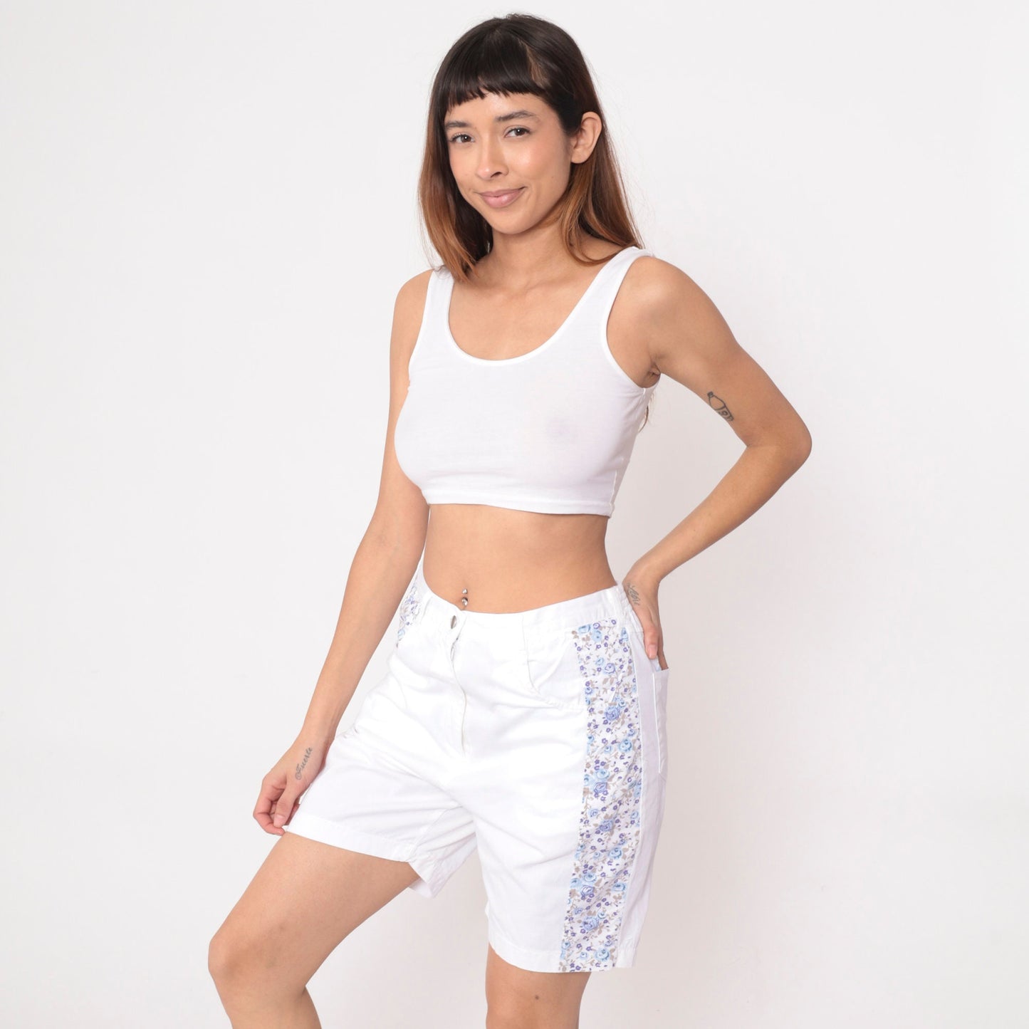 90s White Floral Shorts Purple Calico Print High Waist Cotton Medium