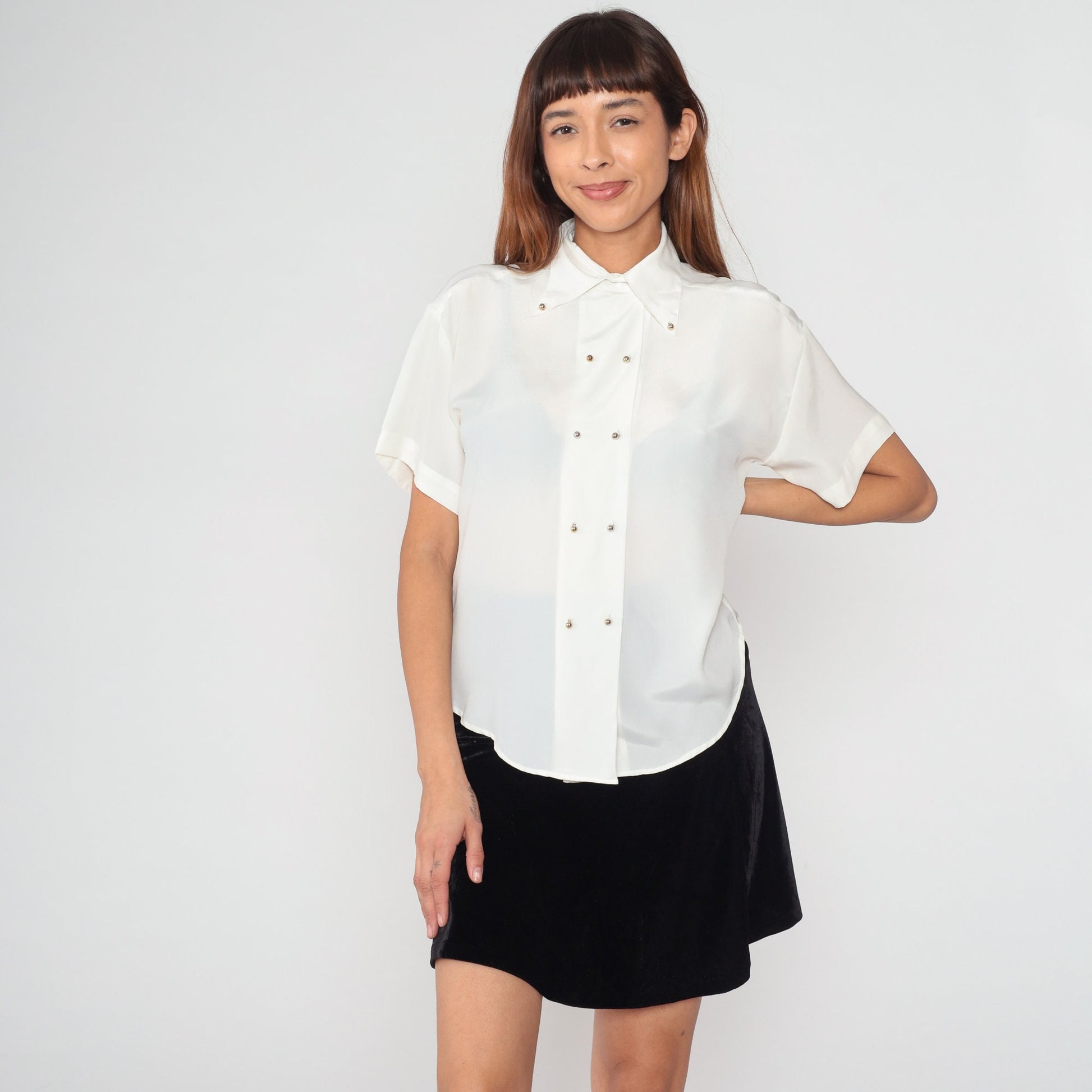 90s Cream Button-Up Blouse Short Sleeve Pointed Collar Silver Buttons Small
