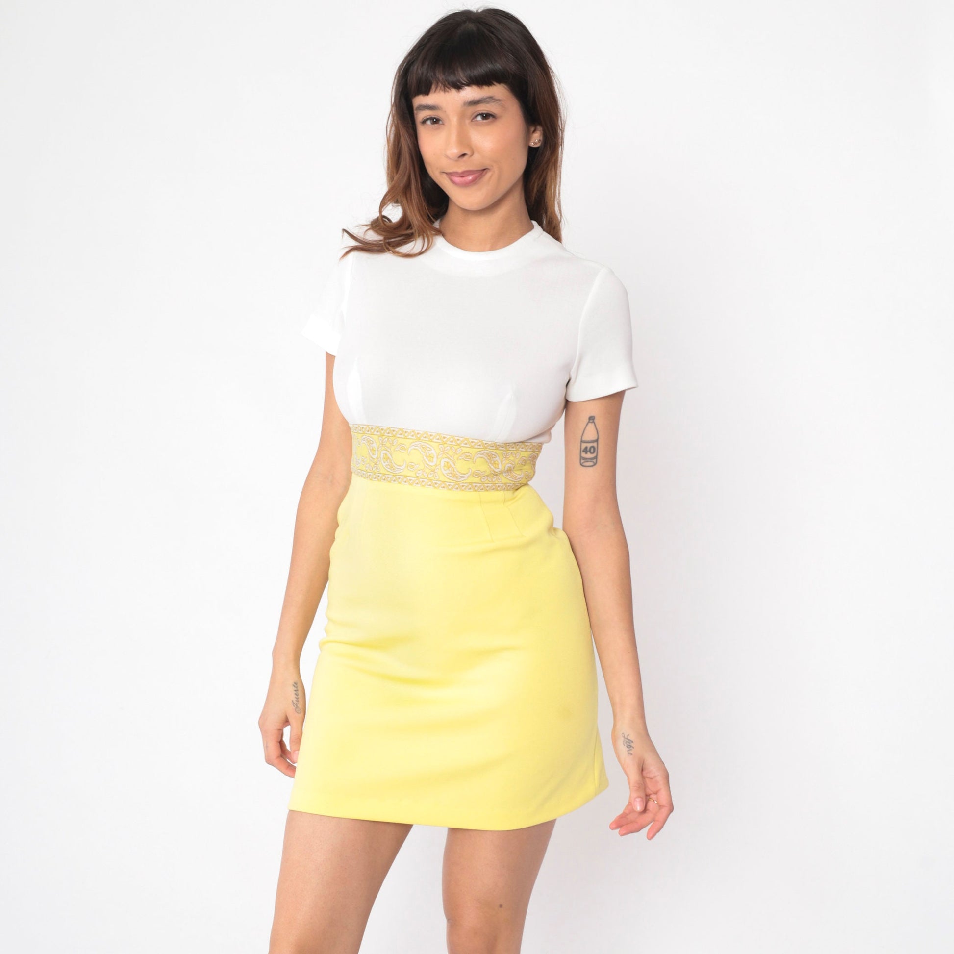 60s White Yellow Paisley Empire Waist Mini Dress Short Sleeve Extra Small XS