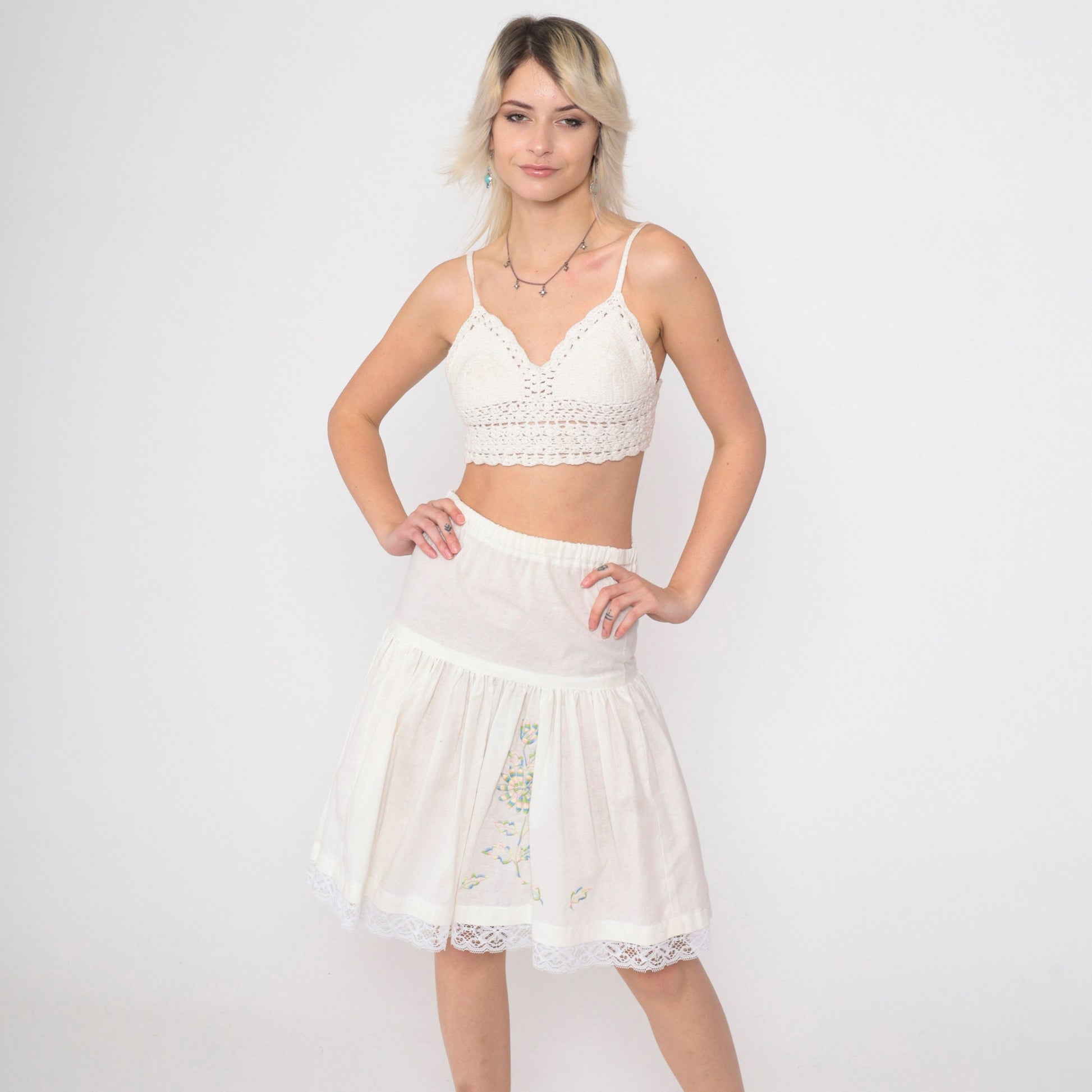 70s White Floral Embroidered Slip Skirt Lace Trim Knee Length Extra Small