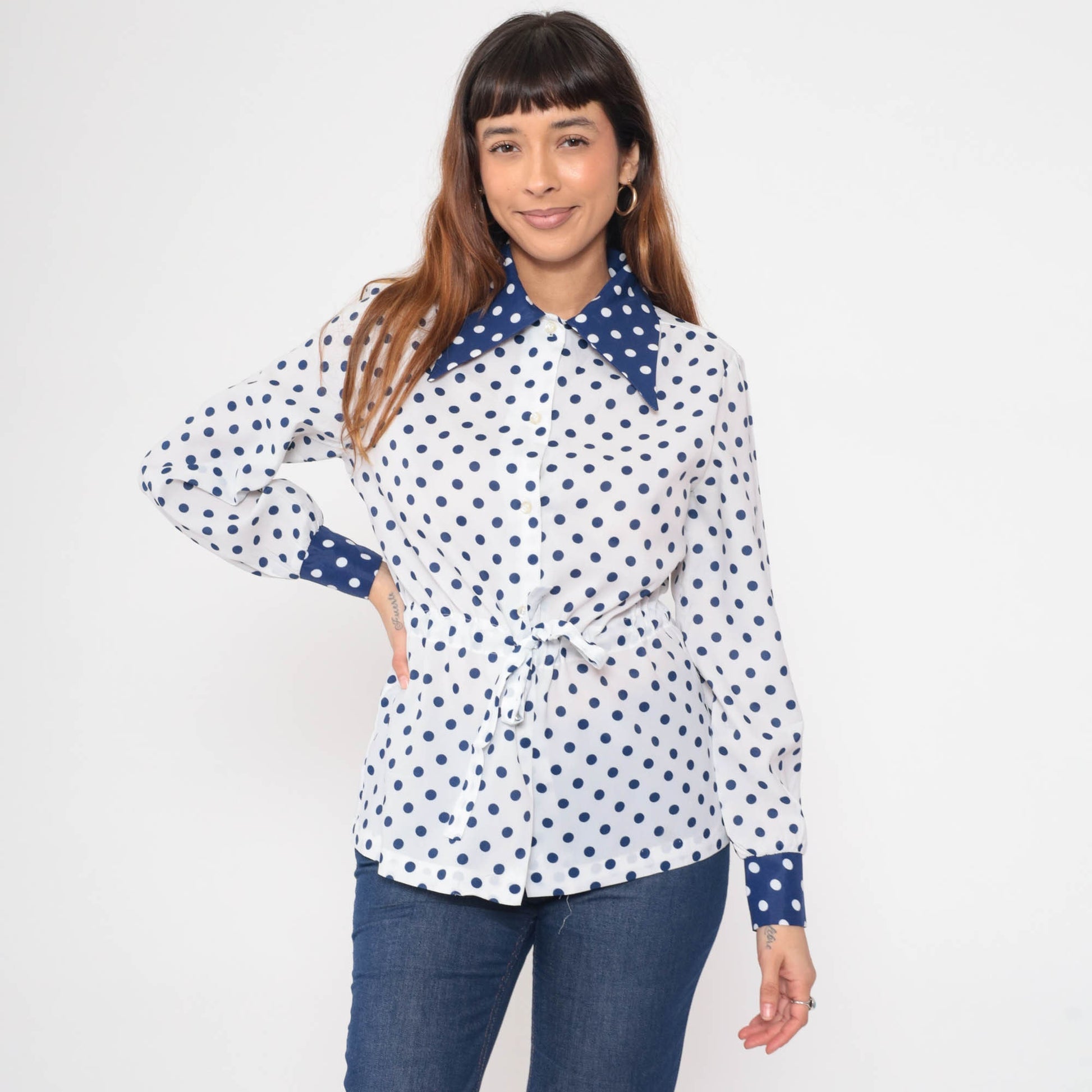 70s Polka Dot Button Up Blouse White Blue Dagger Collar Long Sleeve Medium