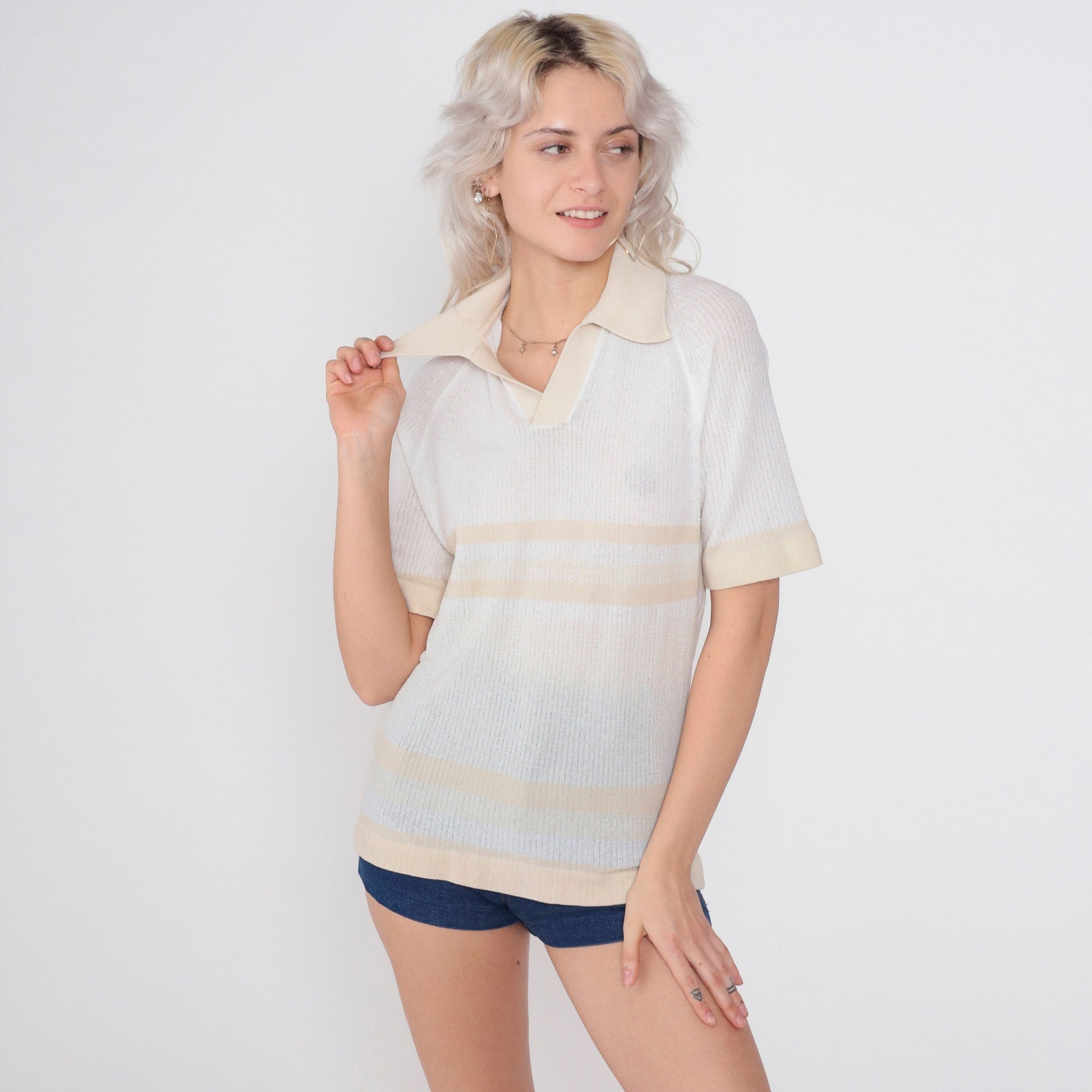 70s White Ribbed Knit Polo Shirt Tan Striped Johnny Collar Raglan Small