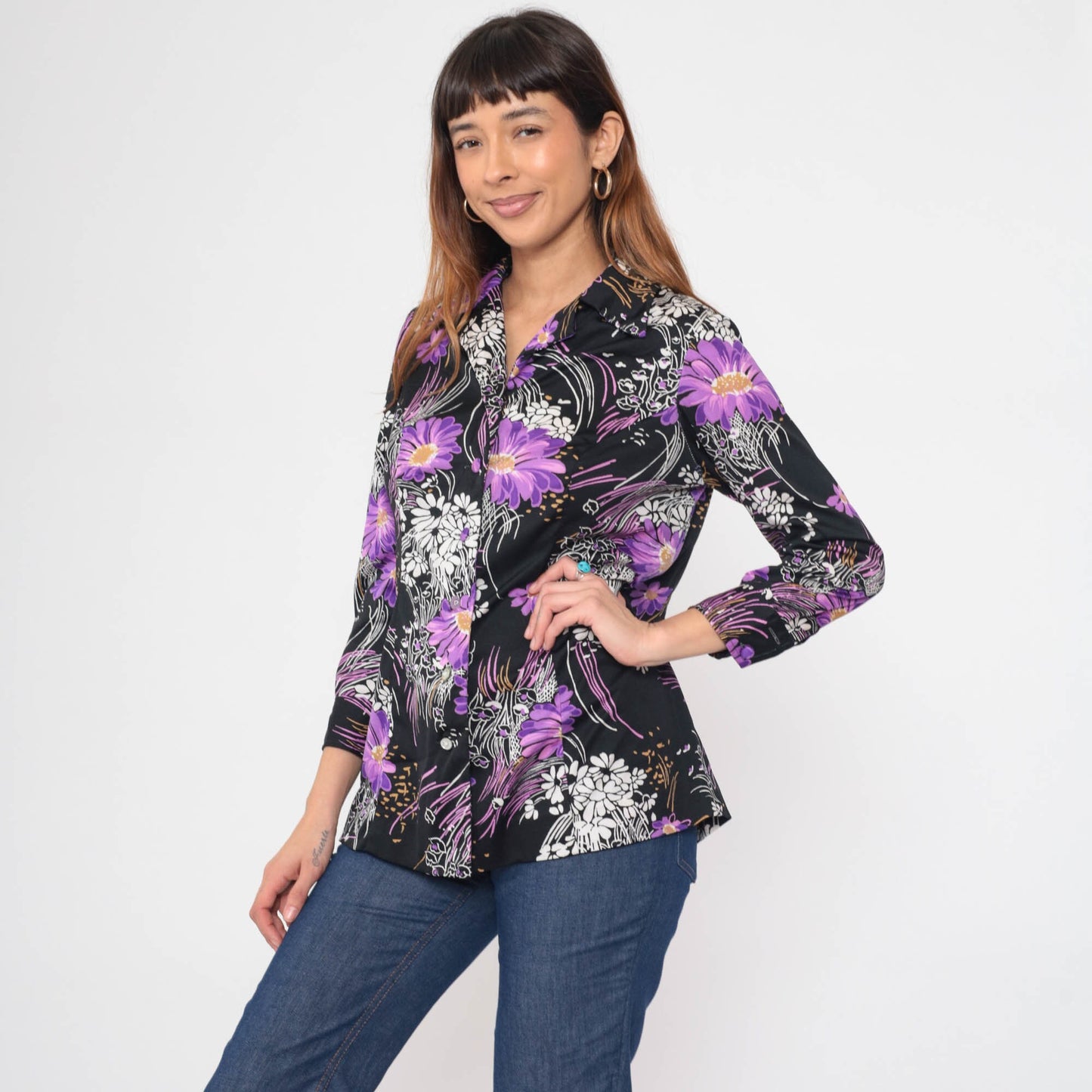 70s Floral Button-Up Blouse Black Purple Flower Print Dagger Collar Medium