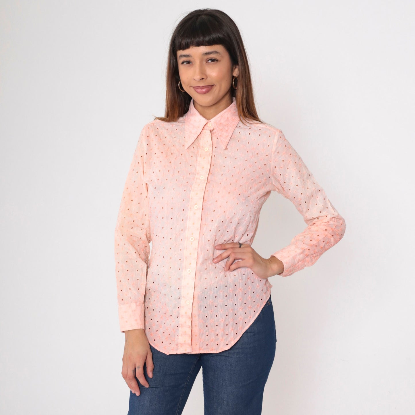 70s Baby Pink Eyelet Lace Button-Up Blouse Dagger Collar Long Sleeve Small