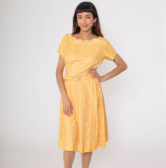 1960s Lace Cocktail Dress Scalloped Neckline High Waist Midi Yellow-Orange Medium 8