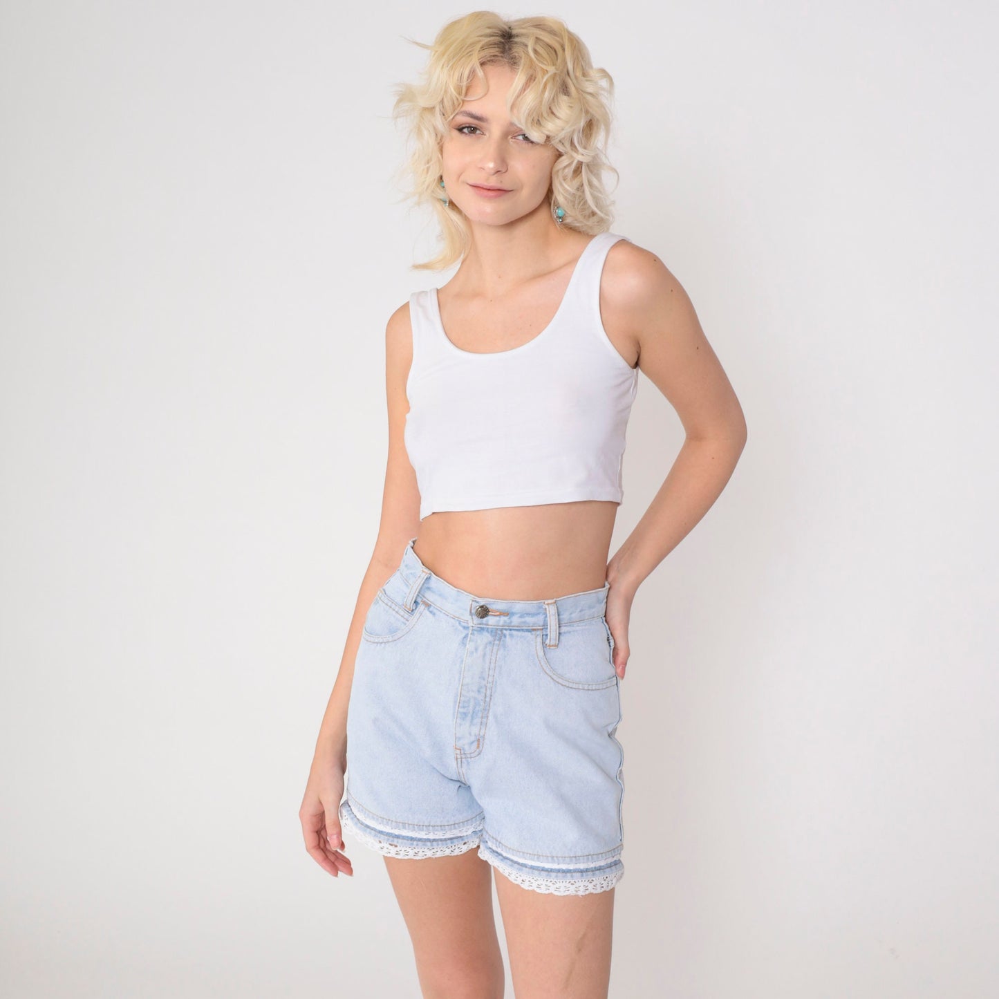 90s High-Waisted Denim Shorts Blue Lace Trim Jean Shorts Small