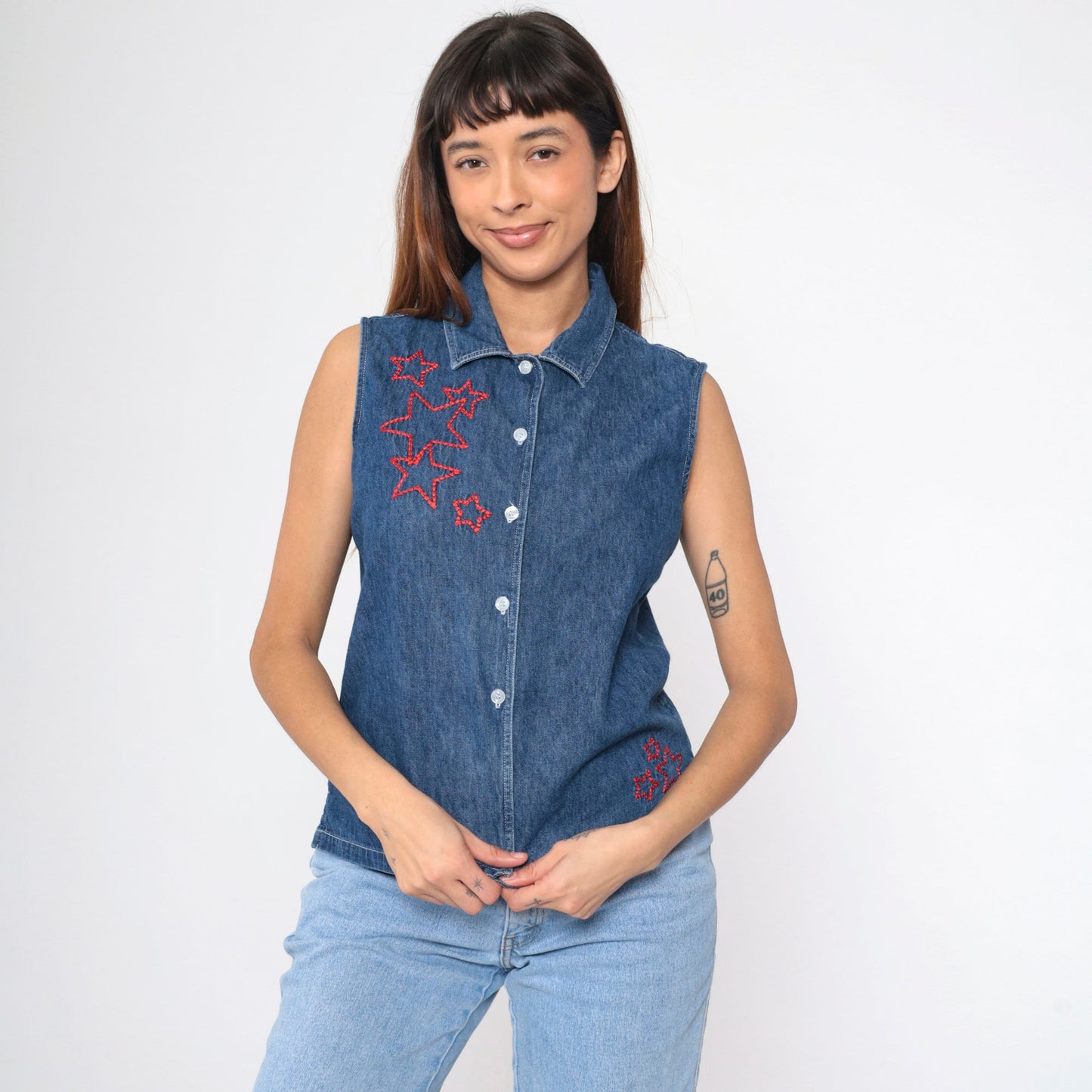 90s Denim Star Embroidered Sleeveless Button Up Blouse Blue Red Medium