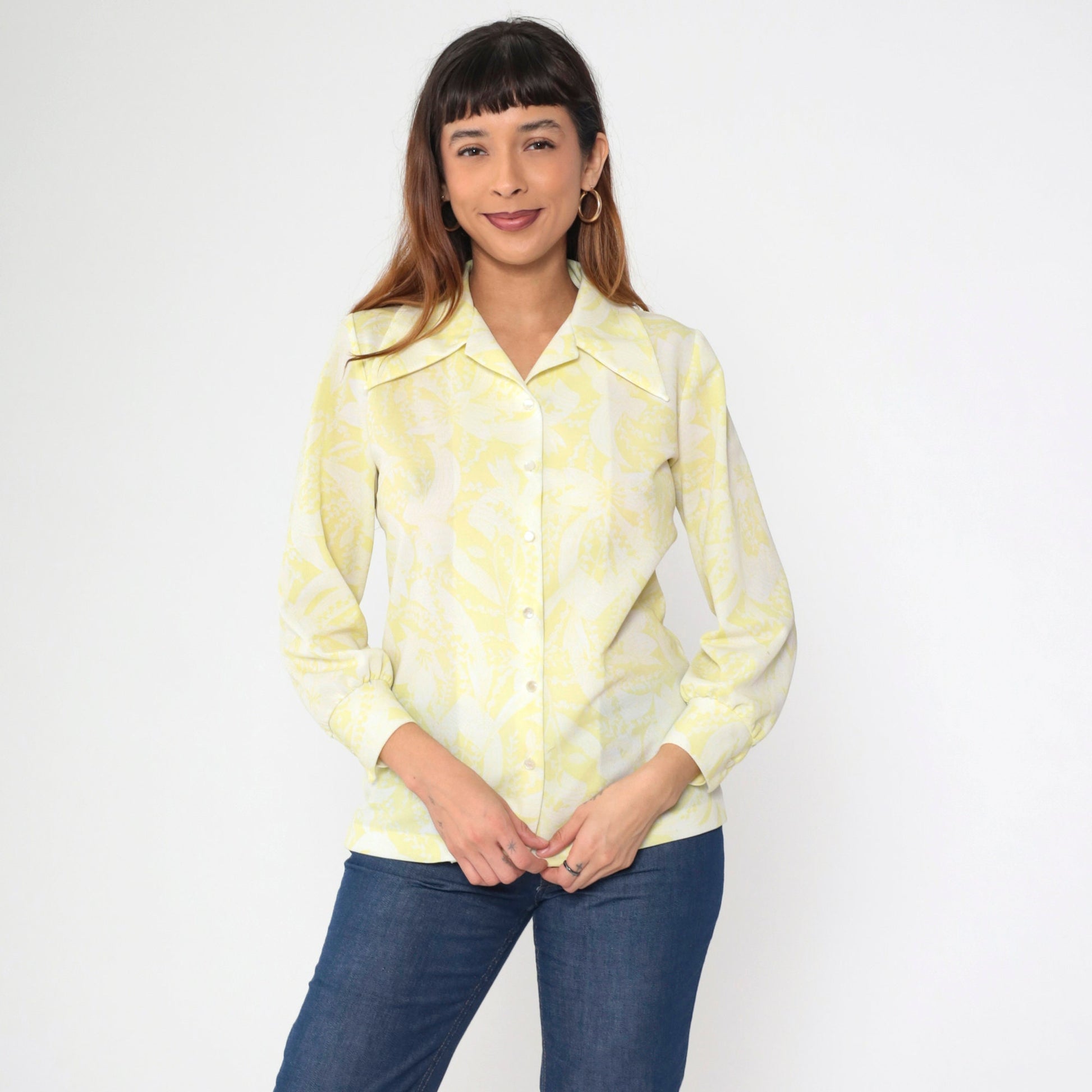 70s Floral Button-Up Blouse Yellow White Abstract Flower Print Wing Collar Medium