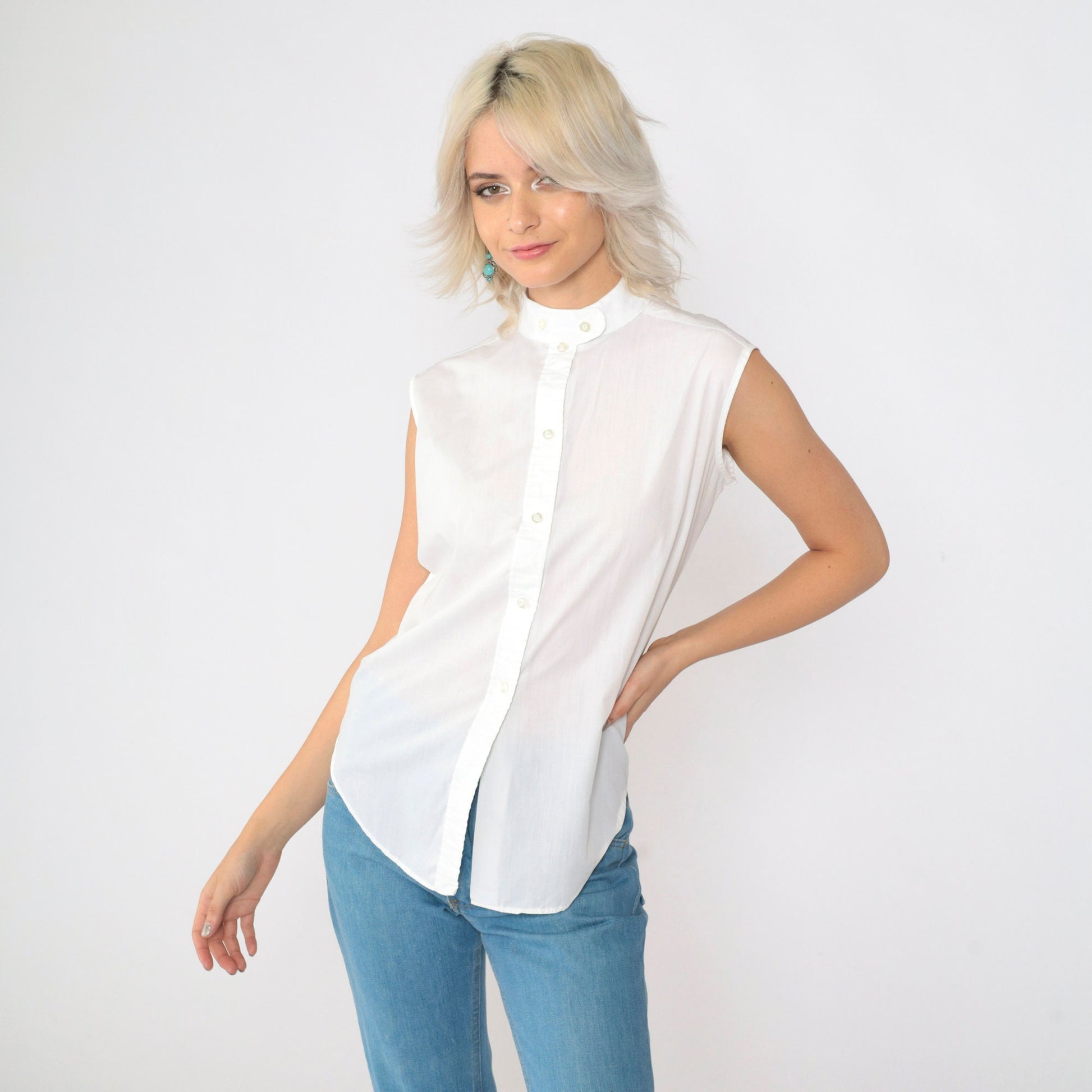 70s White Band Collar Sleeveless Button-Up Blouse Small