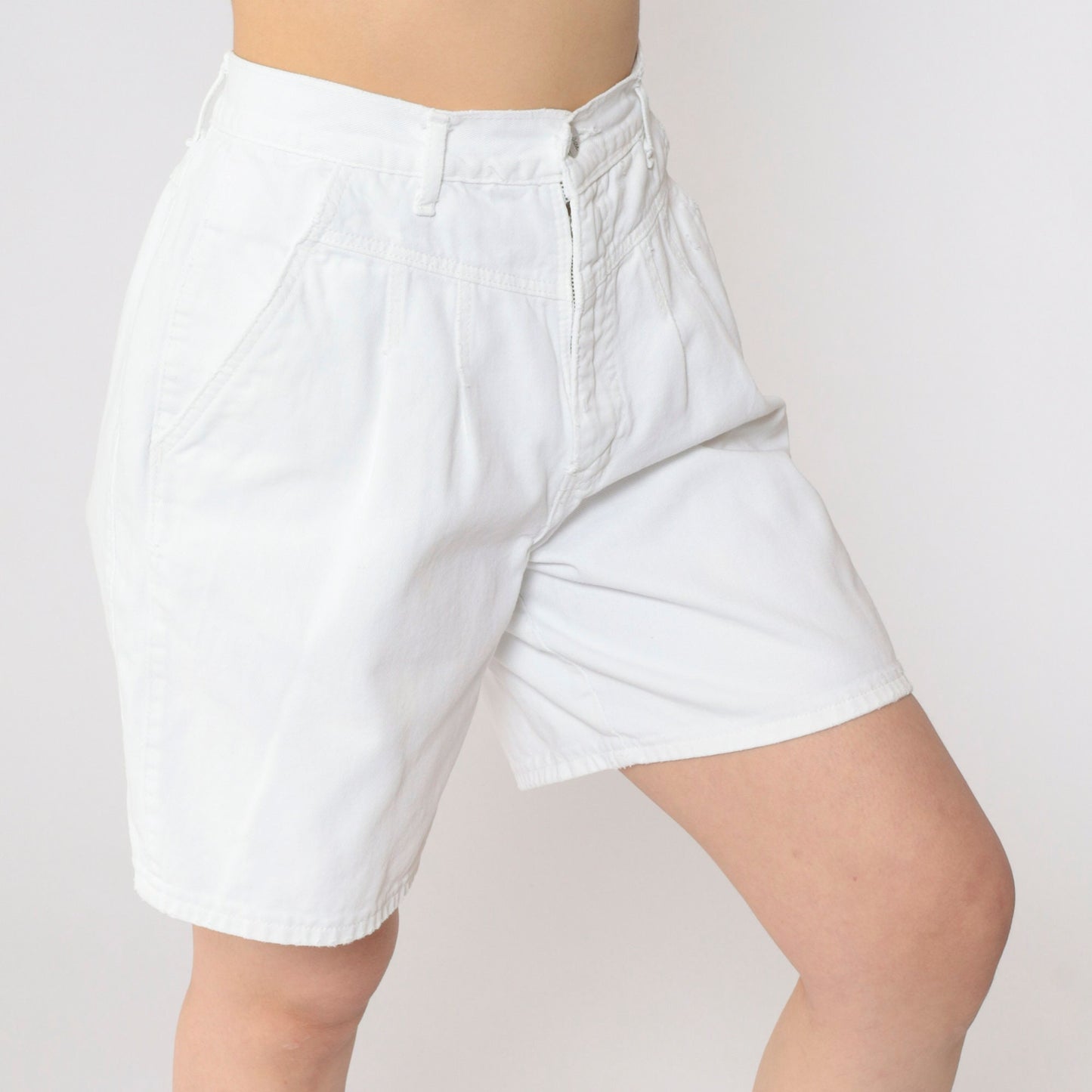 90s White Denim Shorts High Waisted Pleated Jean Shorts Medium