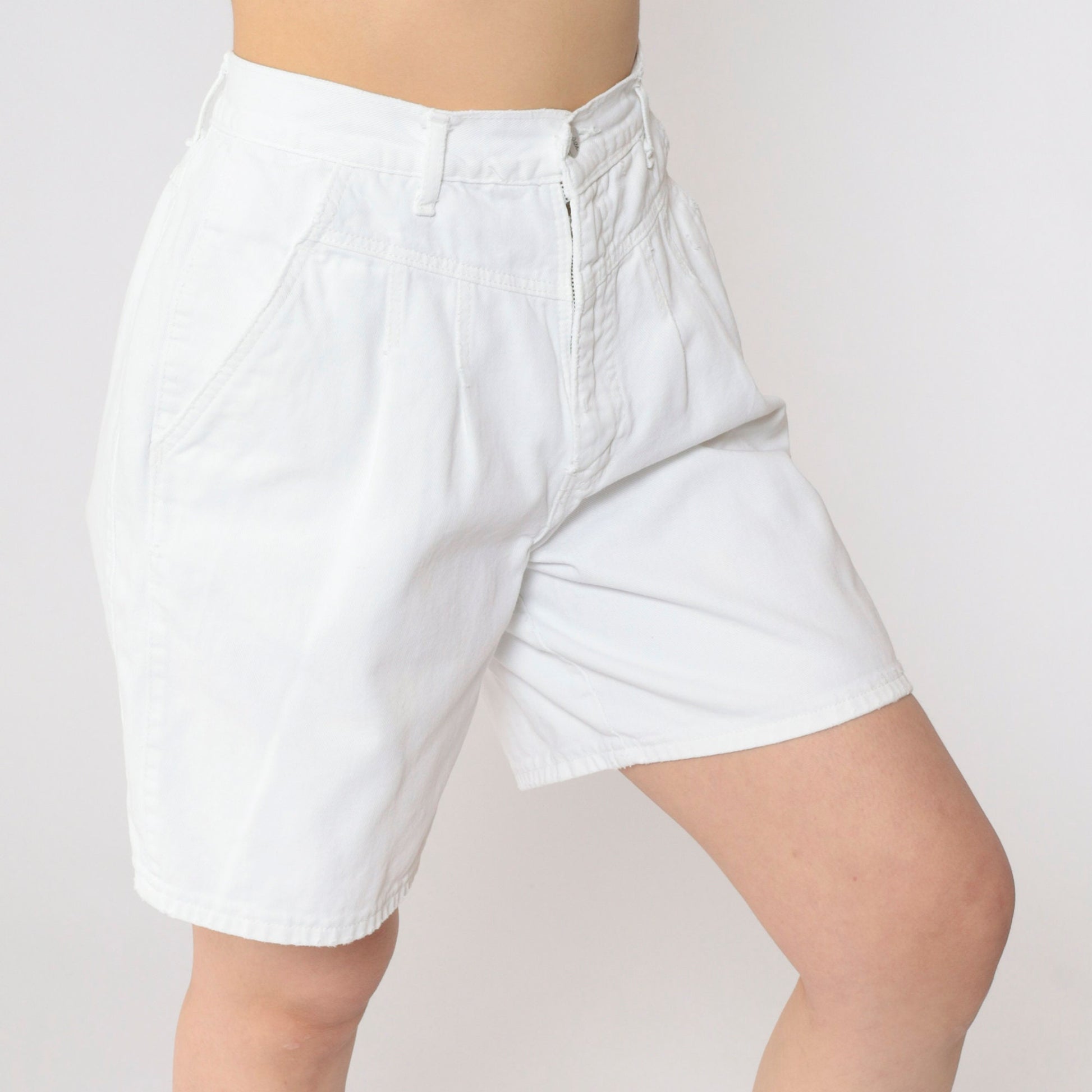 90s White Denim Shorts High Waisted Pleated Jean Shorts Medium