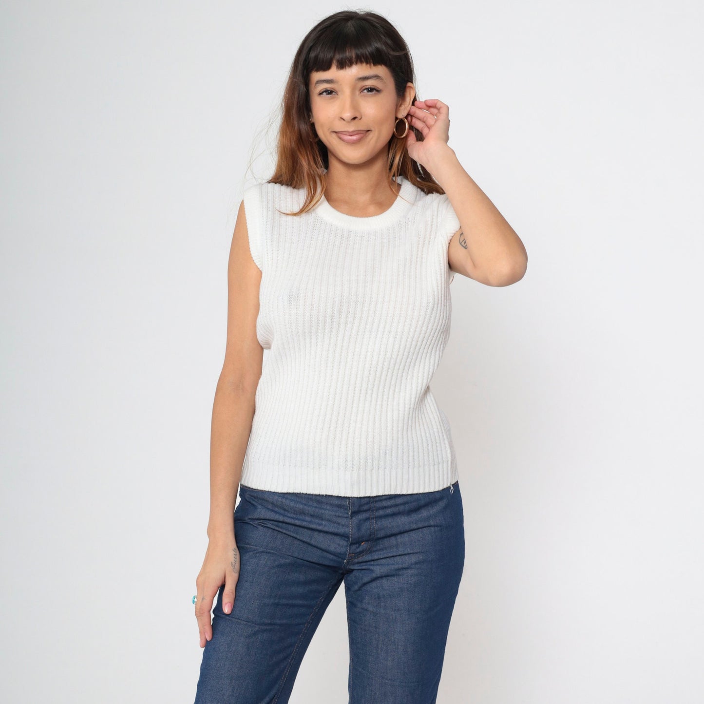 70s White Ribbed Knit Sweater Vest Pullover Scoop Neck Medium
