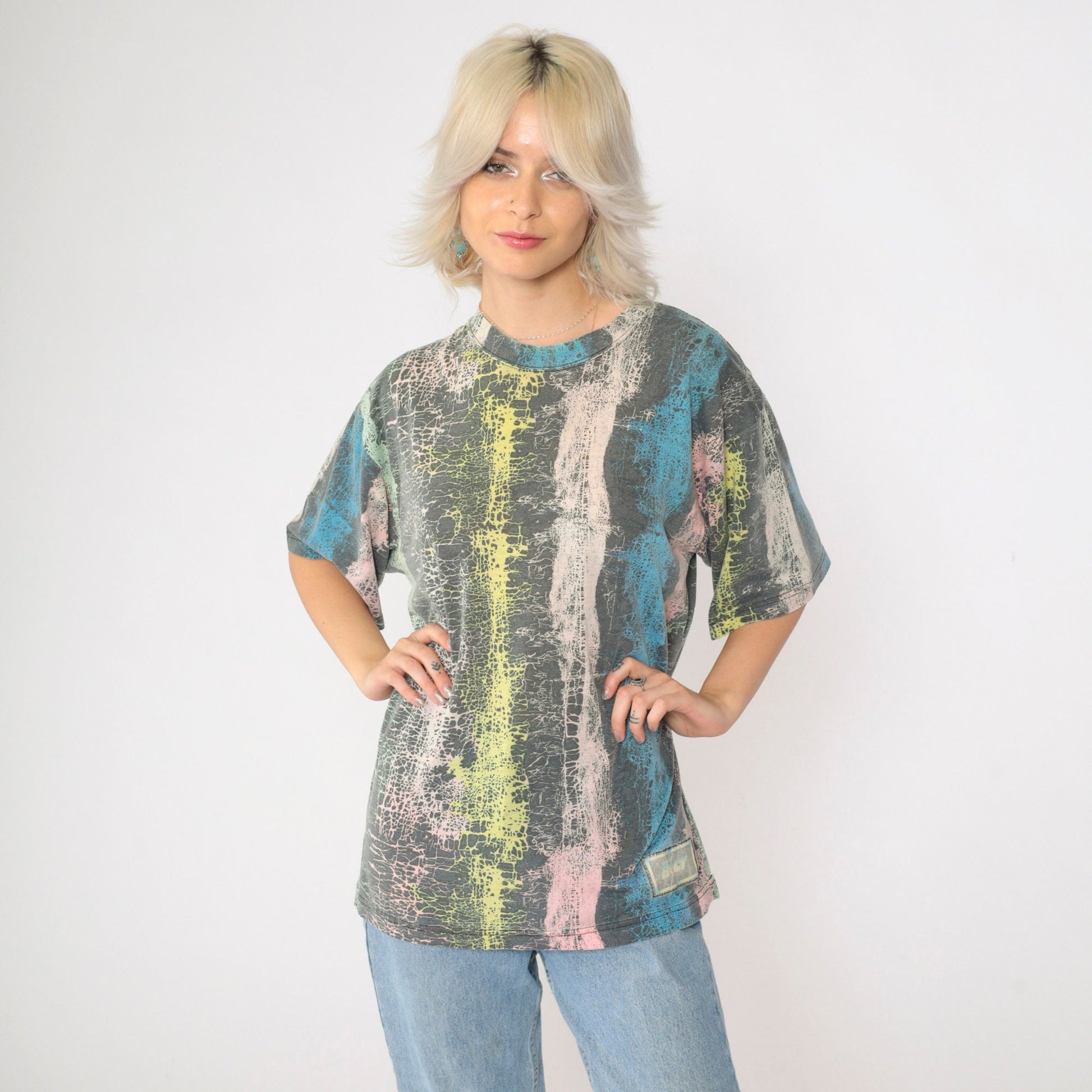 90s Lightning Bolt Abstract Crackle Stripe T-Shirt Pastel Crew Neck Medium