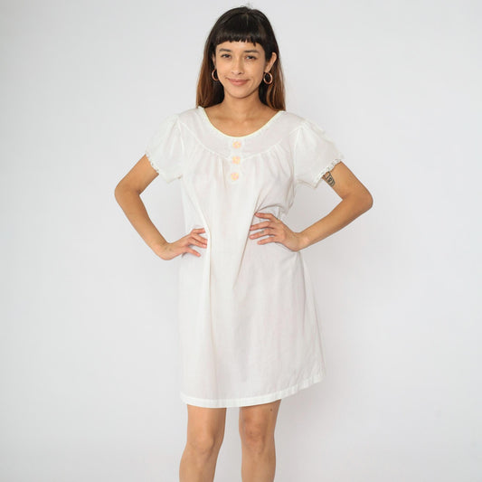 70s Lorraine White Floral Embroidered Nightgown Puff Sleeve Lace Trim Medium